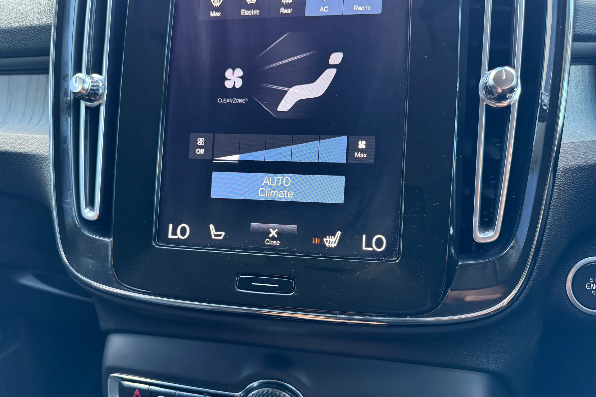 Volvo XC40 thumbnail image number 38