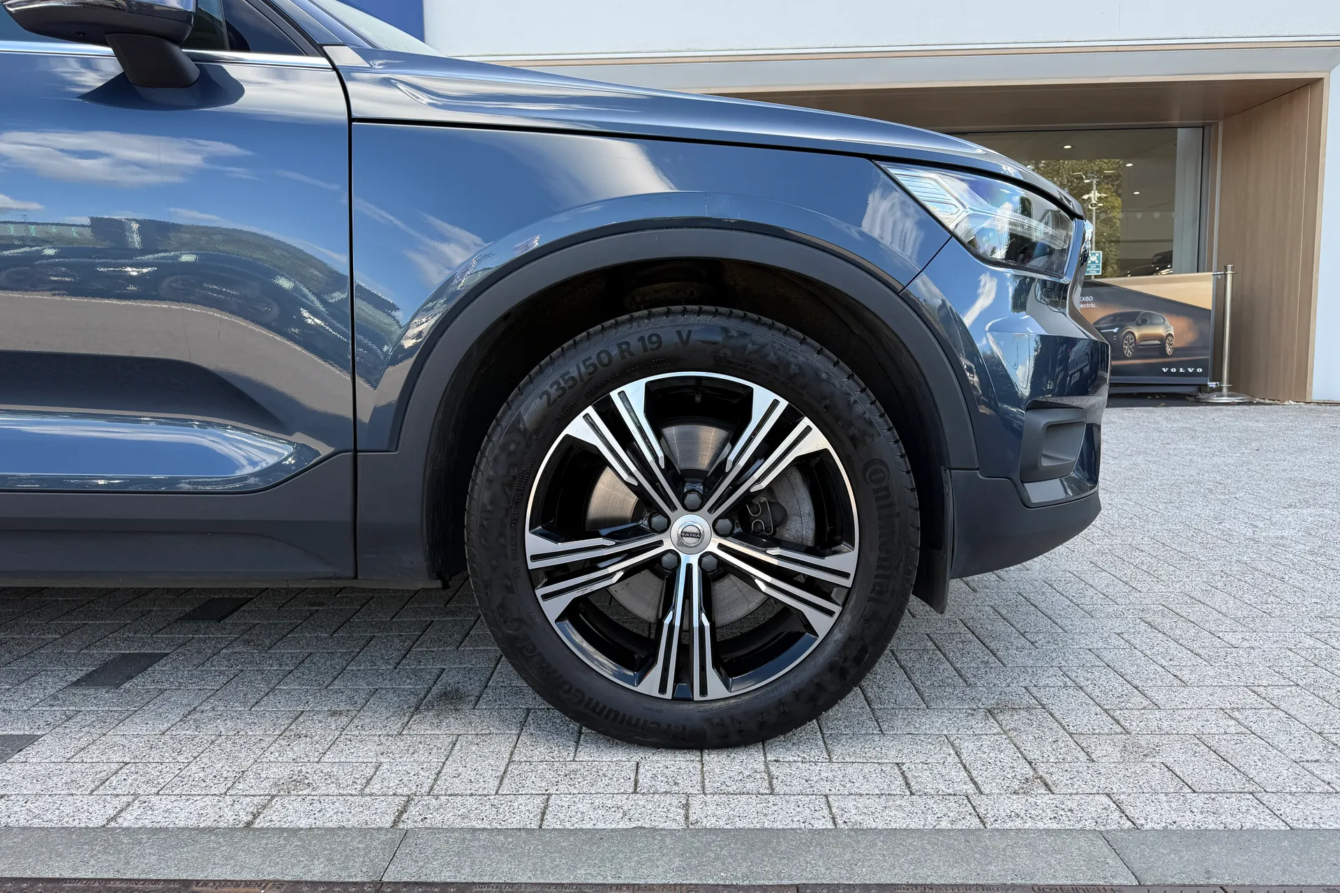 Volvo XC40 thumbnail image number 14