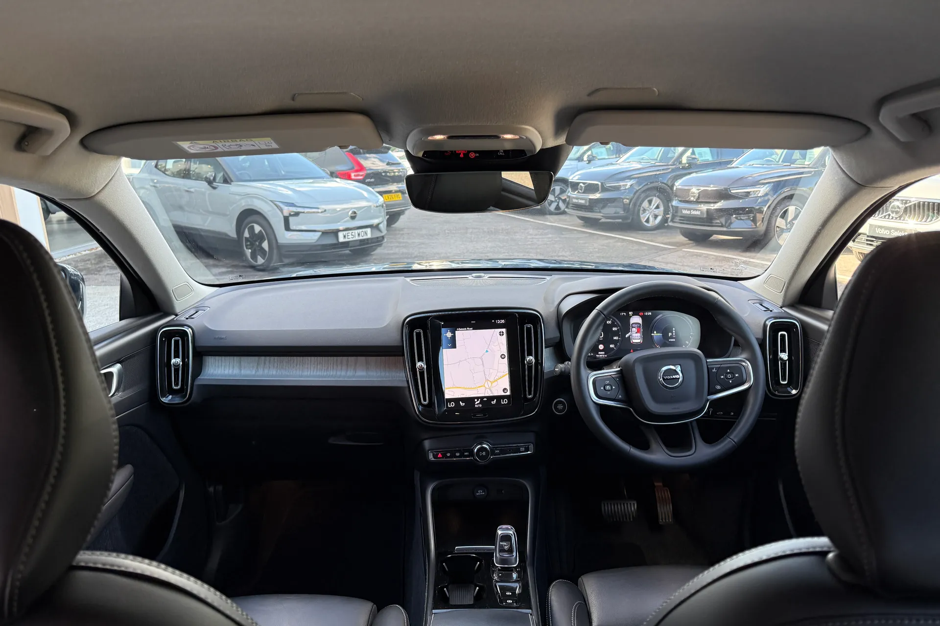 Volvo XC40 thumbnail image number 3