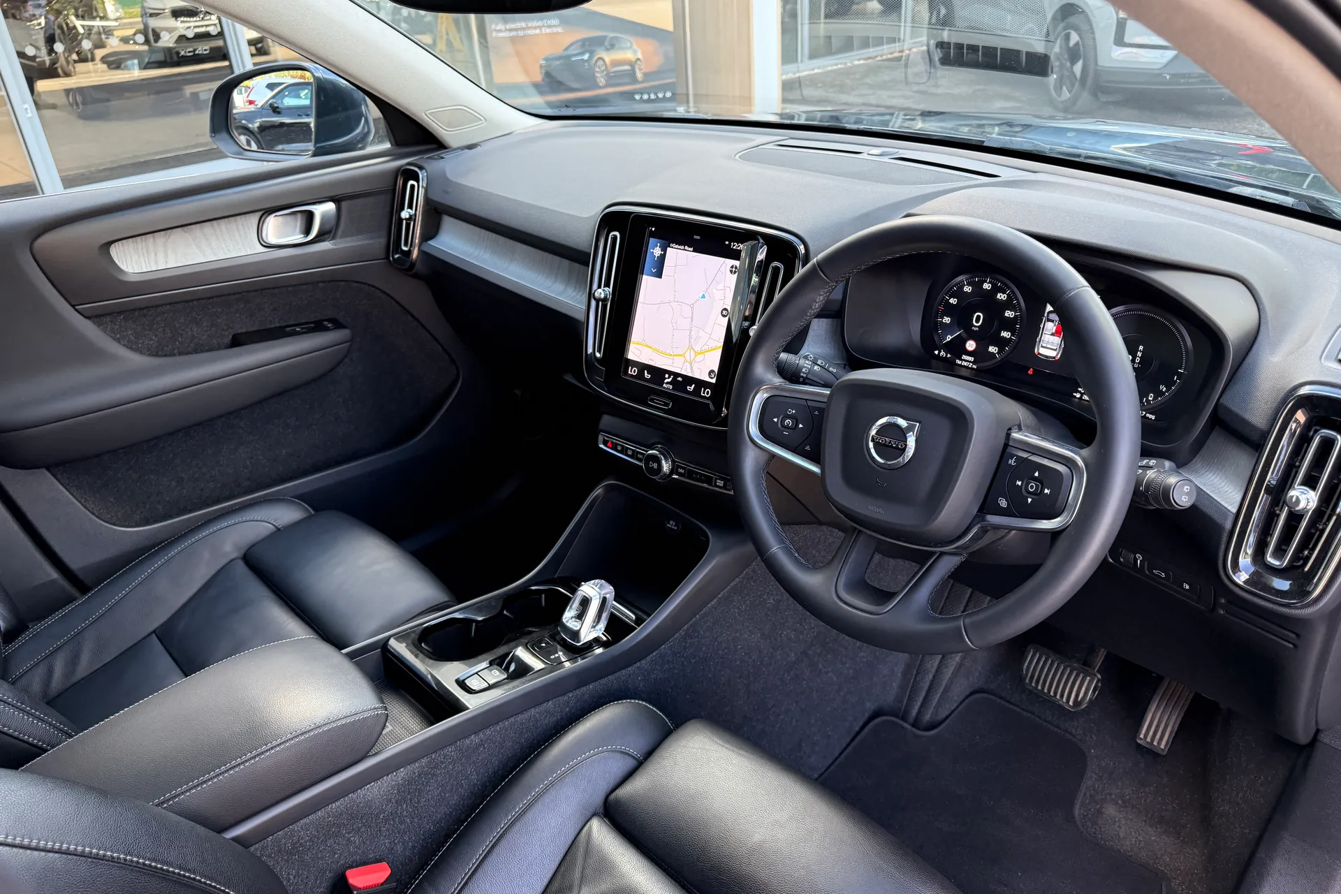 Volvo XC40 thumbnail image number 6