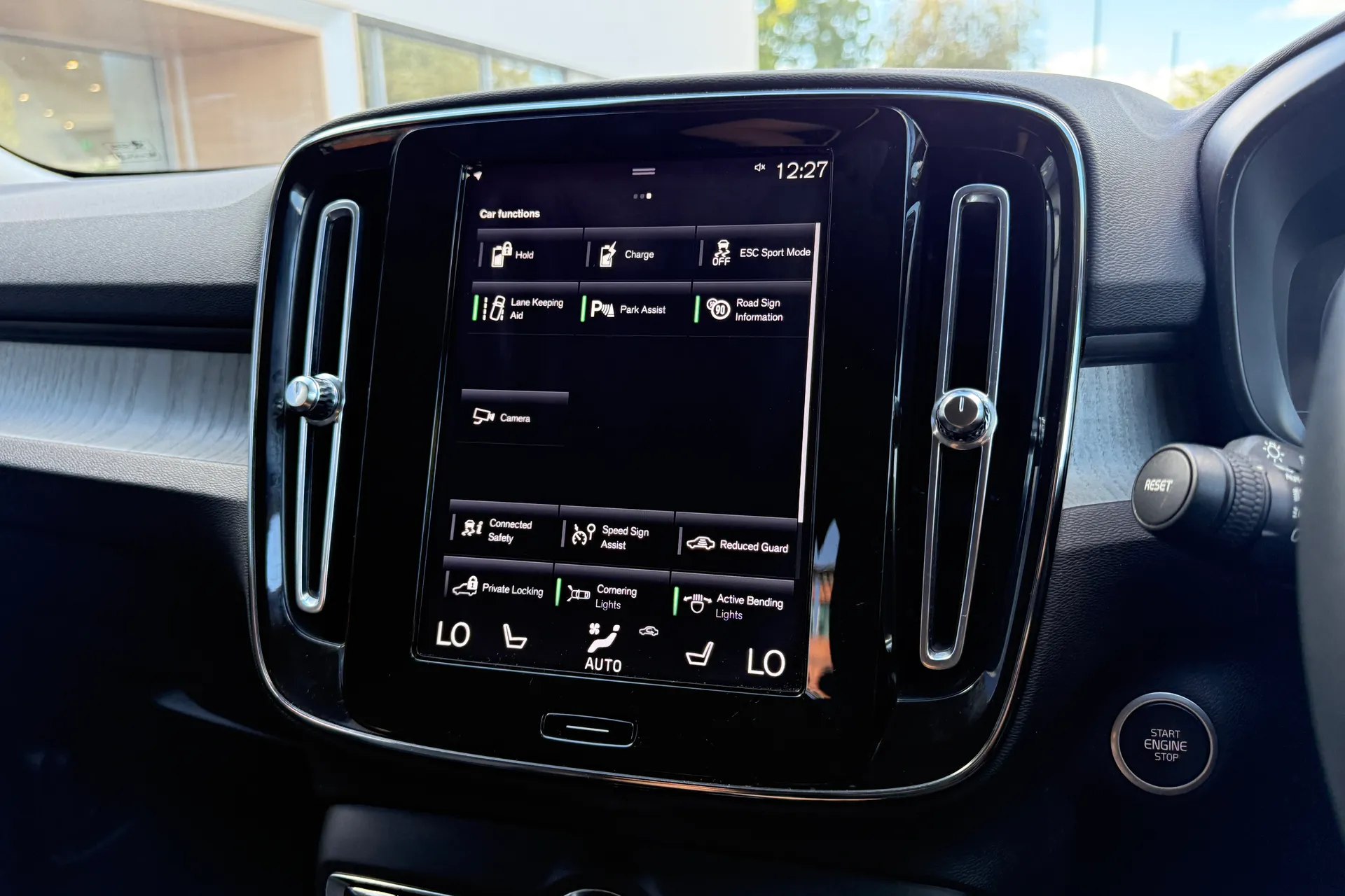 Volvo XC40 thumbnail image number 40