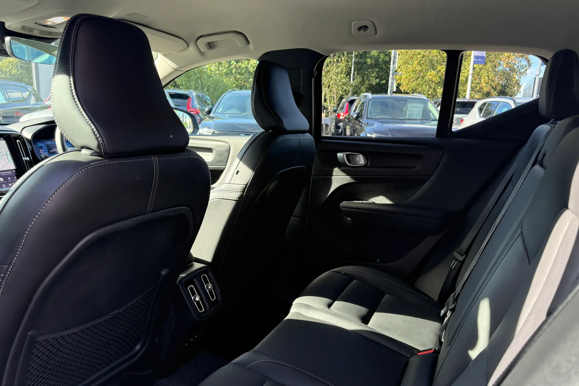 Volvo XC40 thumbnail image number 29