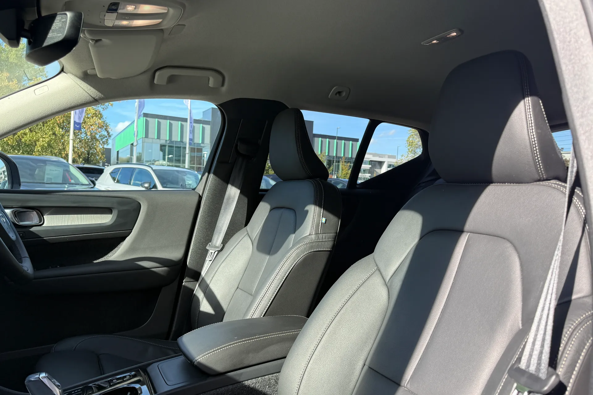 Volvo XC40 thumbnail image number 28