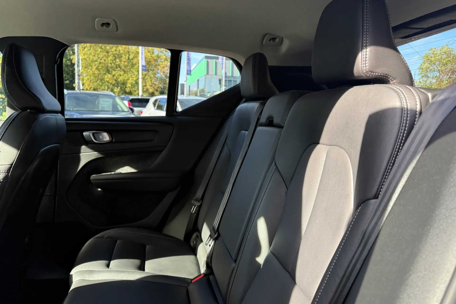 Volvo XC40 thumbnail image number 30