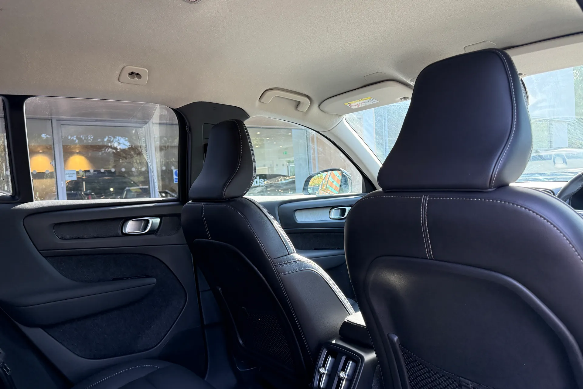 Volvo XC40 thumbnail image number 24