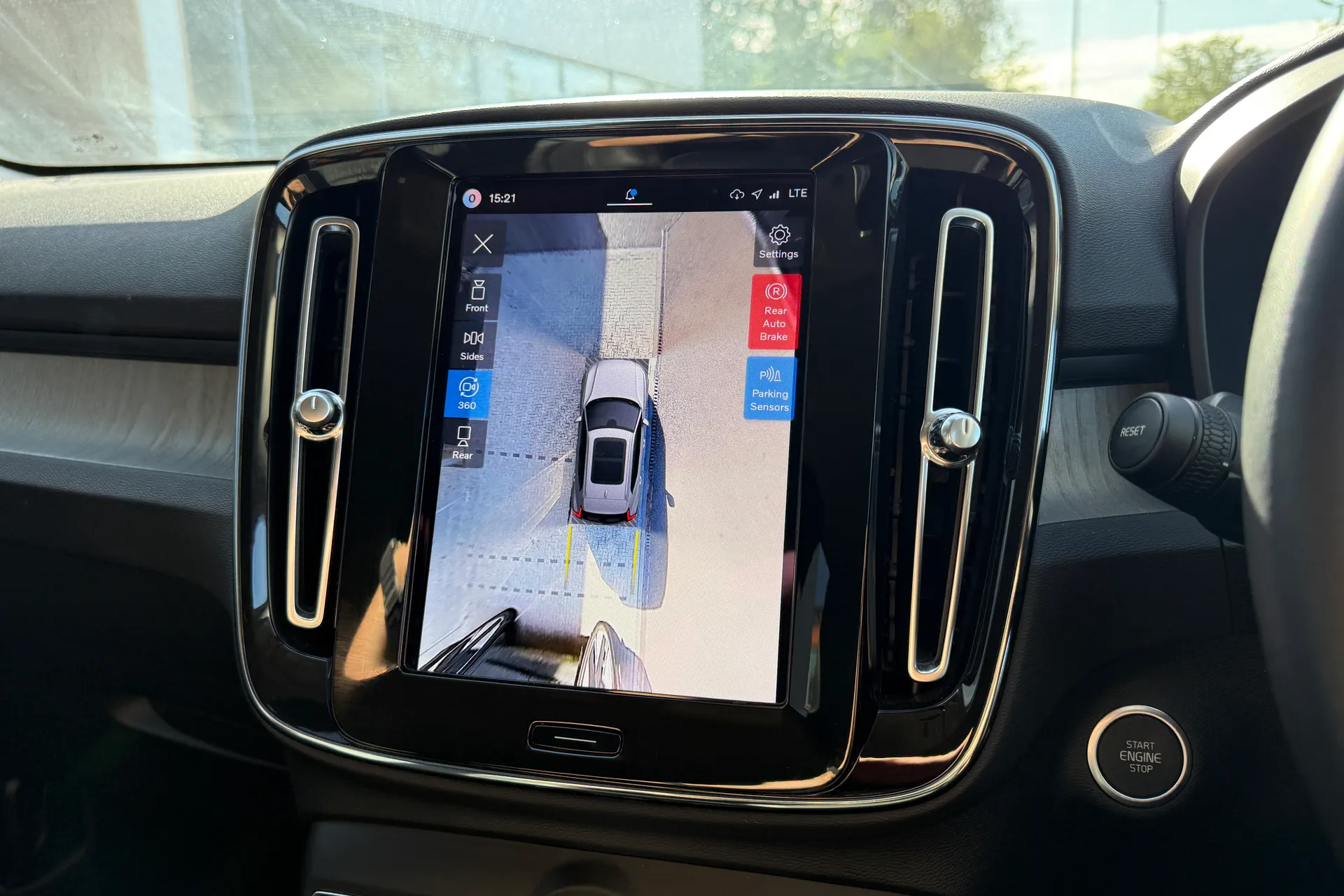 Volvo XC40 thumbnail image number 40