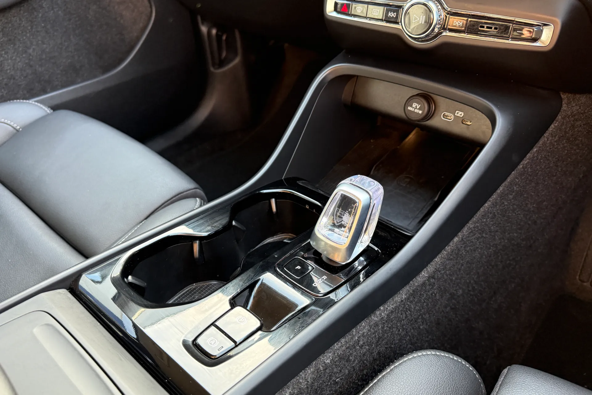 Volvo XC40 thumbnail image number 42
