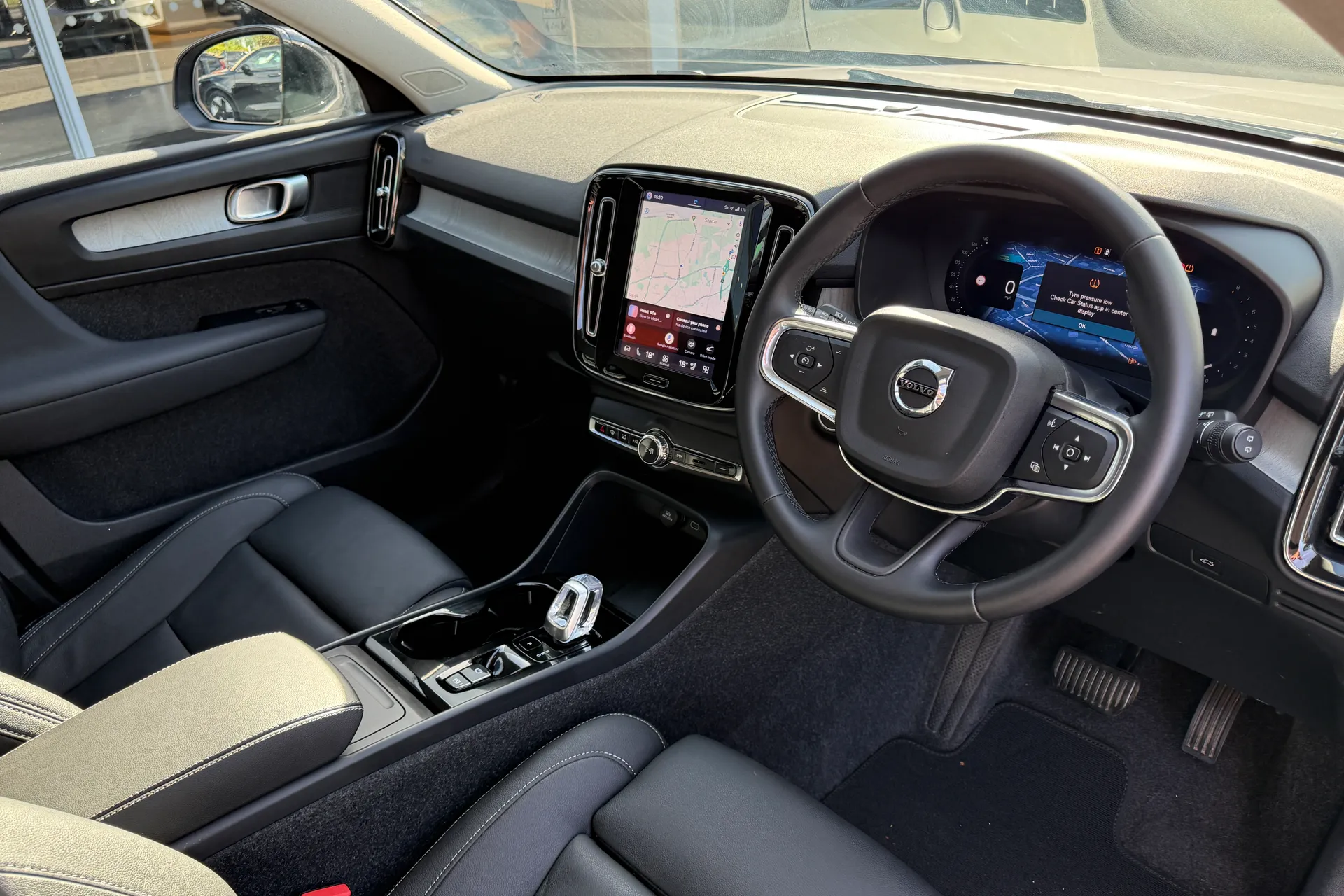 Volvo XC40 thumbnail image number 6