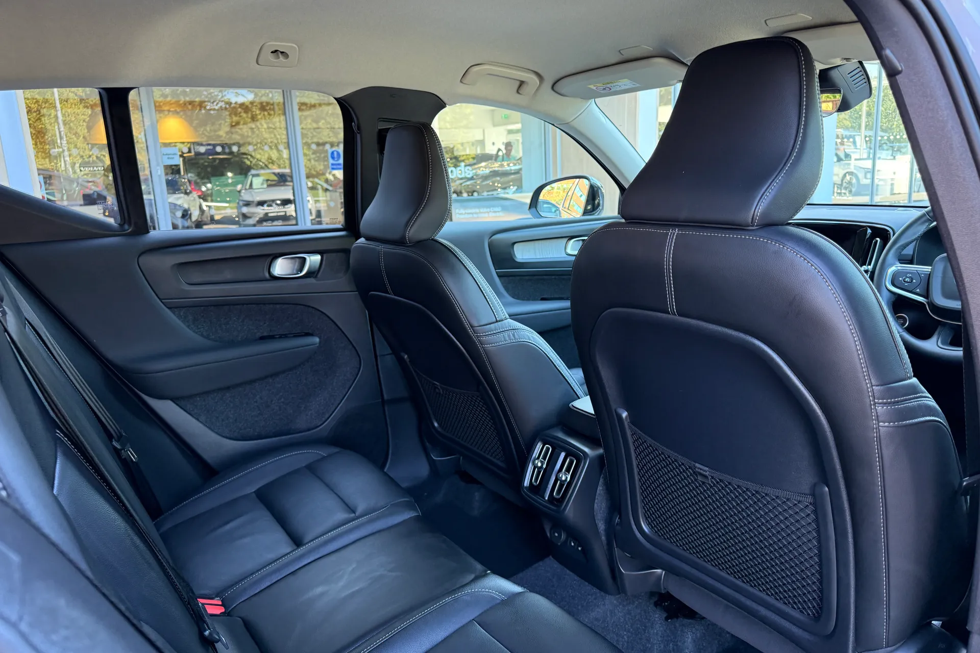 Volvo XC40 thumbnail image number 23