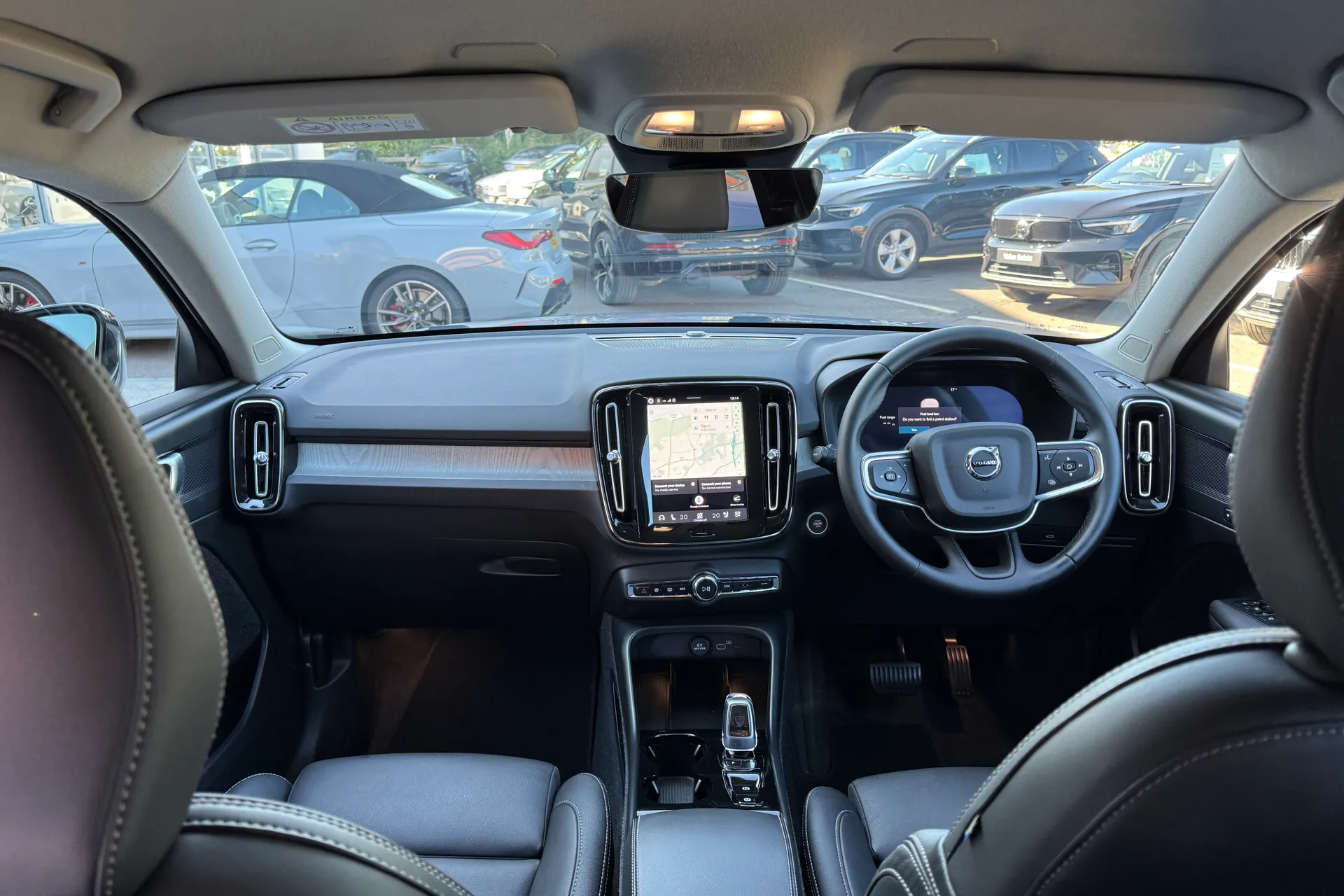 Volvo XC40 thumbnail image number 3