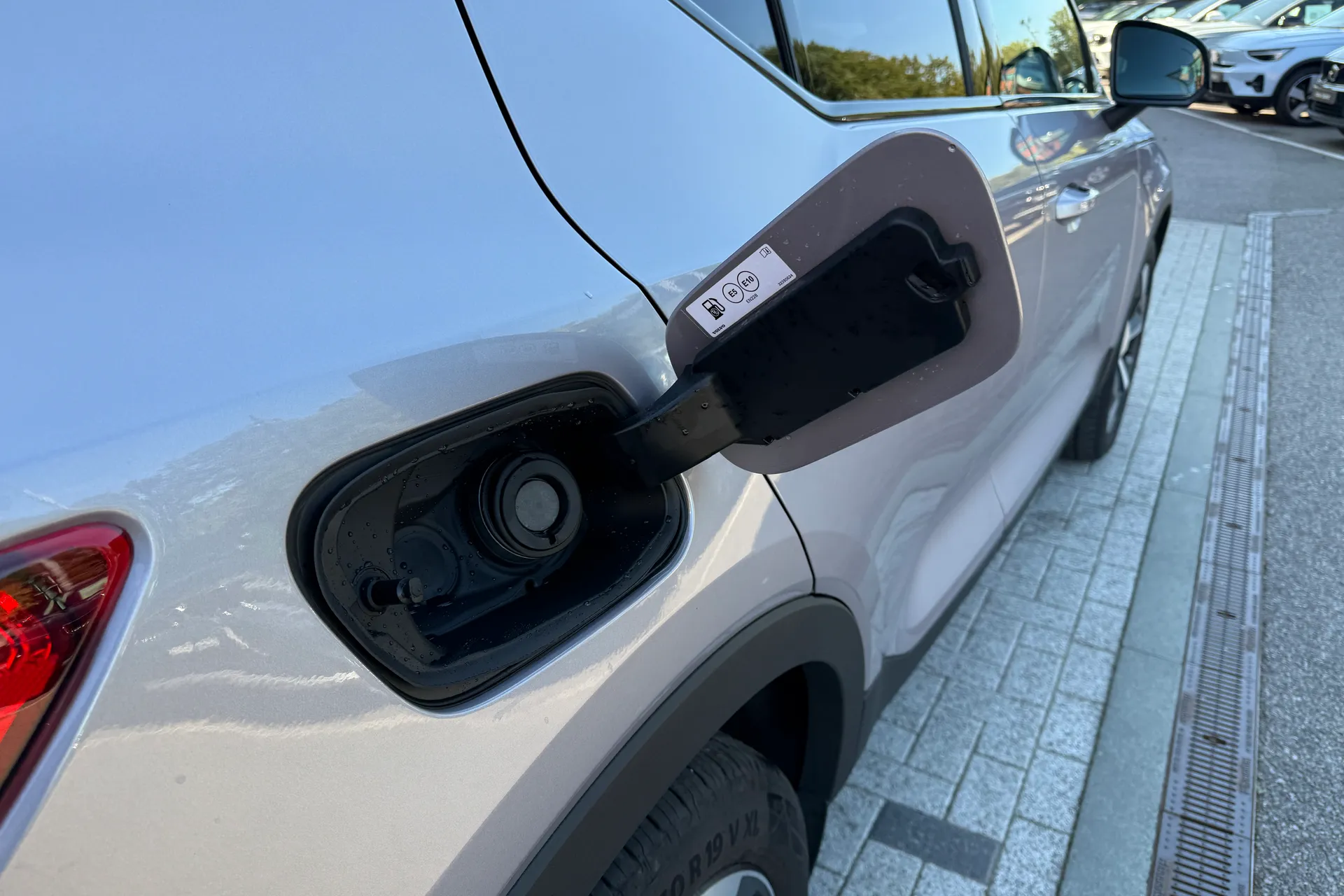 Volvo XC40 thumbnail image number 16