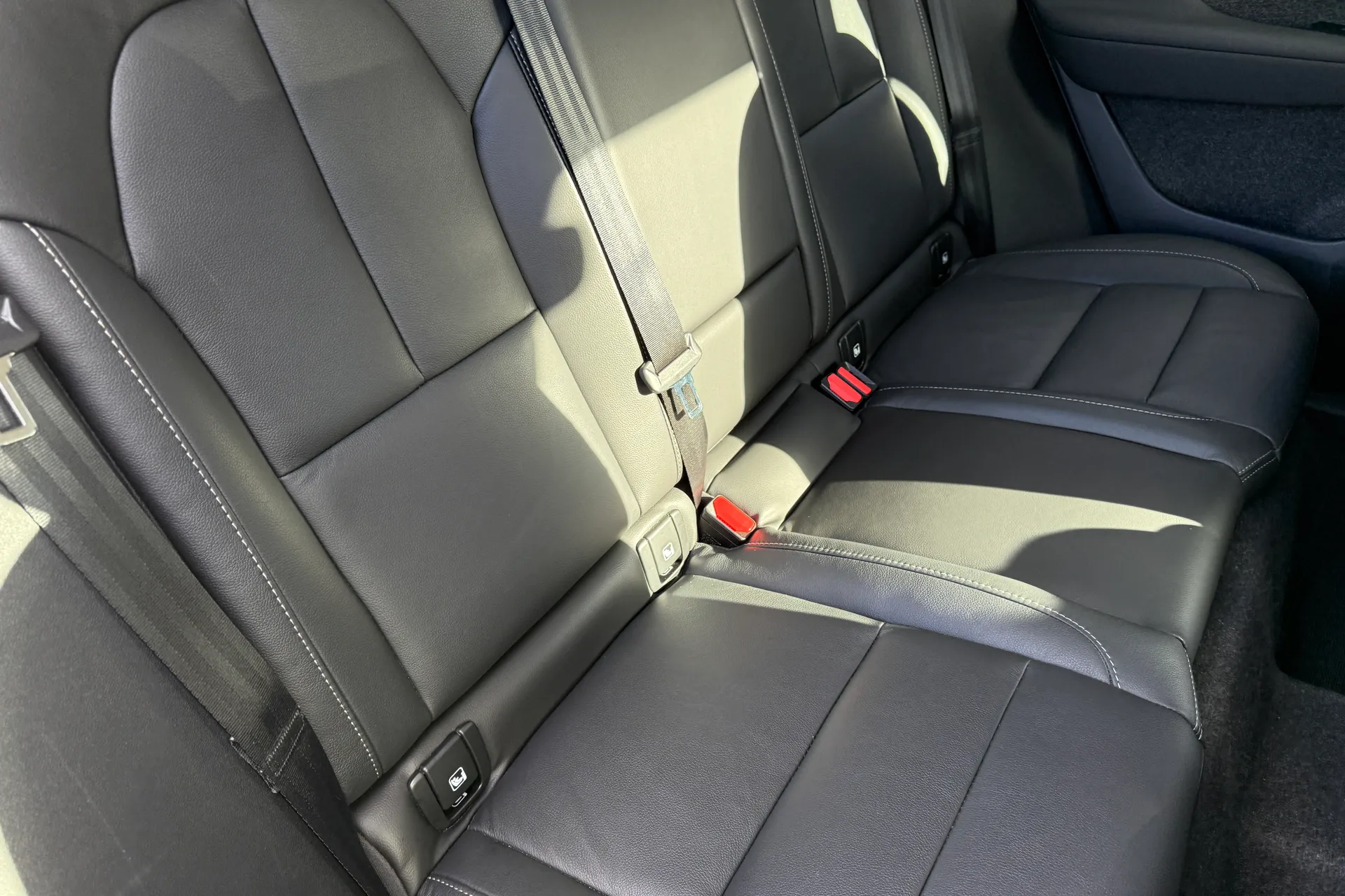 Volvo XC40 thumbnail image number 25