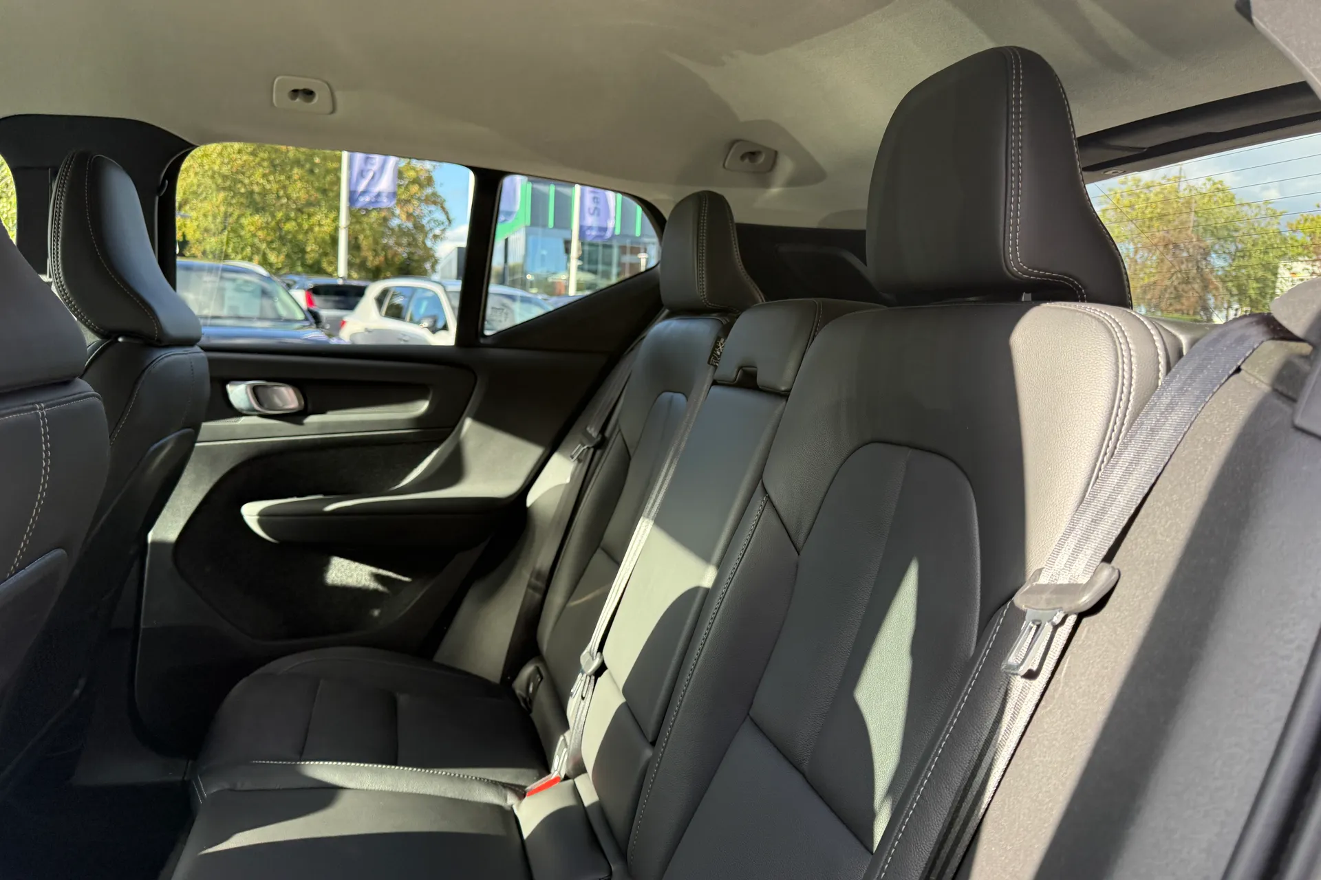 Volvo XC40 thumbnail image number 30