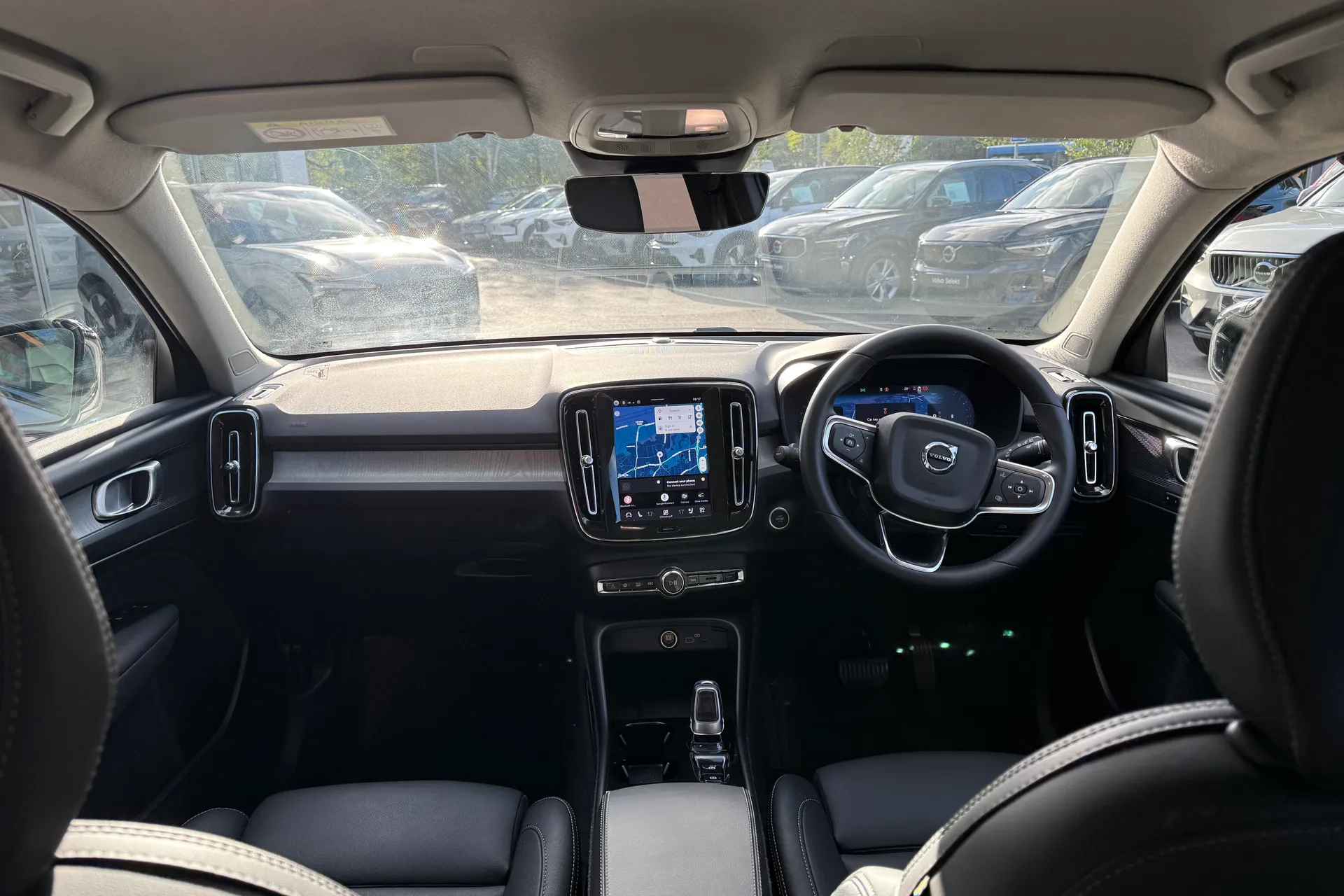 Volvo XC40 thumbnail image number 3