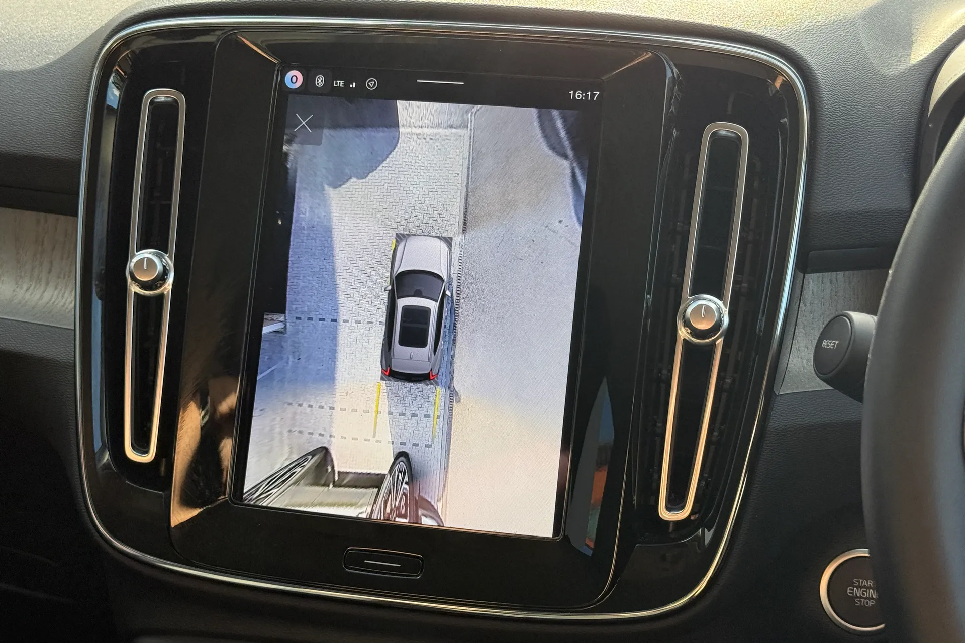 Volvo XC40 thumbnail image number 40