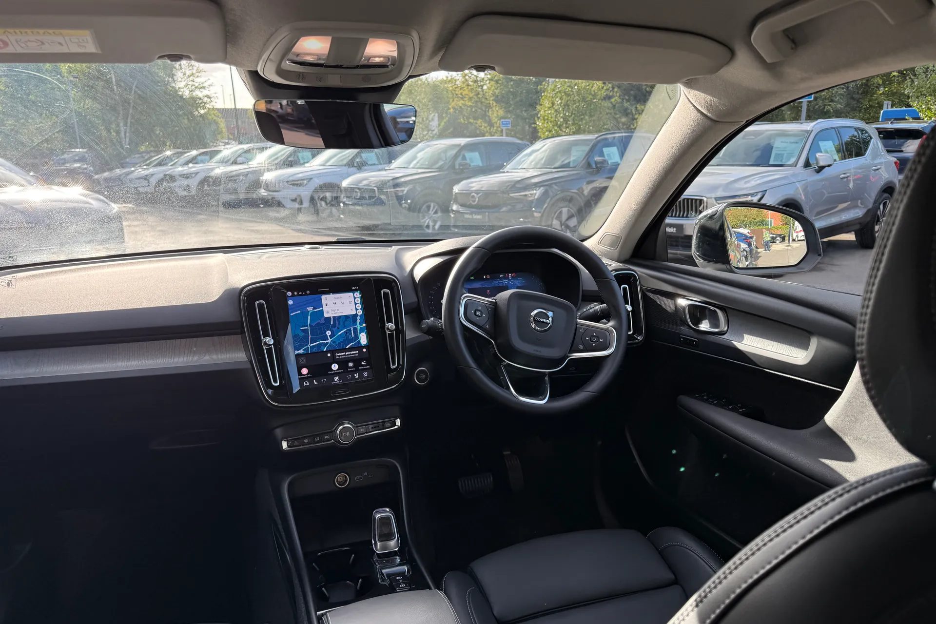 Volvo XC40 thumbnail image number 32