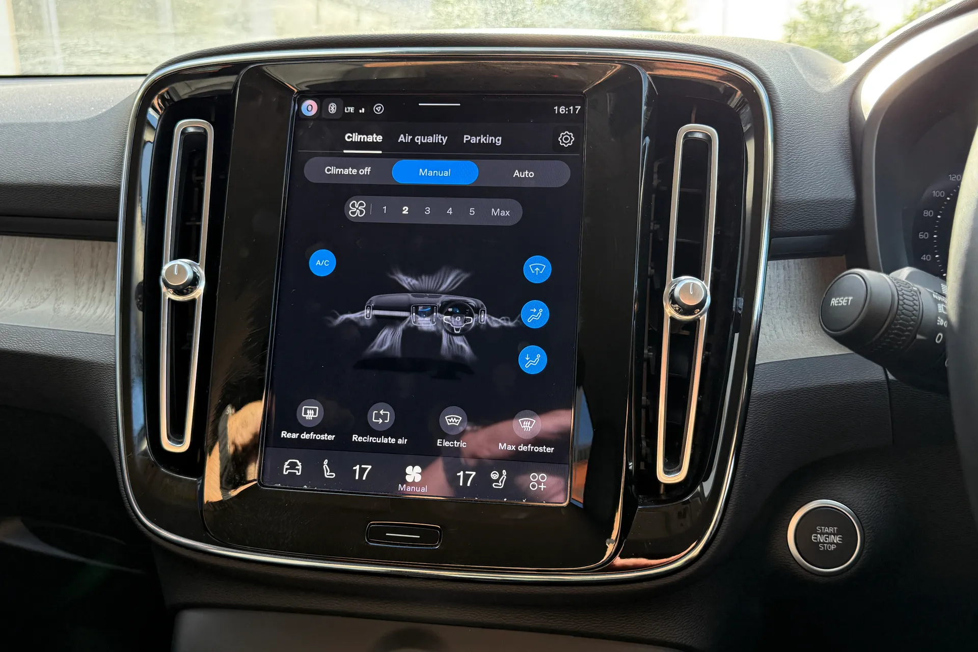 Volvo XC40 thumbnail image number 37