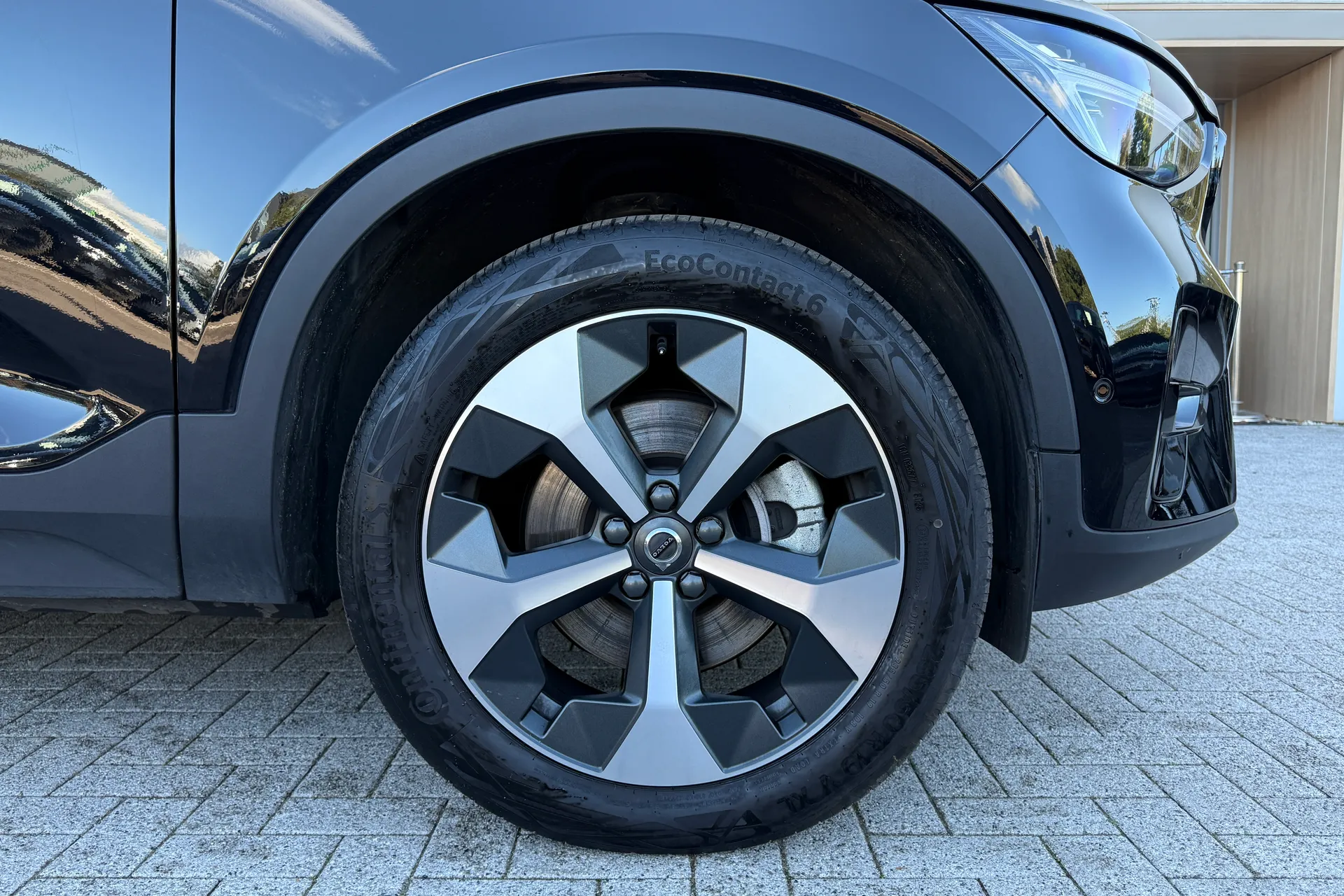 Volvo XC40 thumbnail image number 14