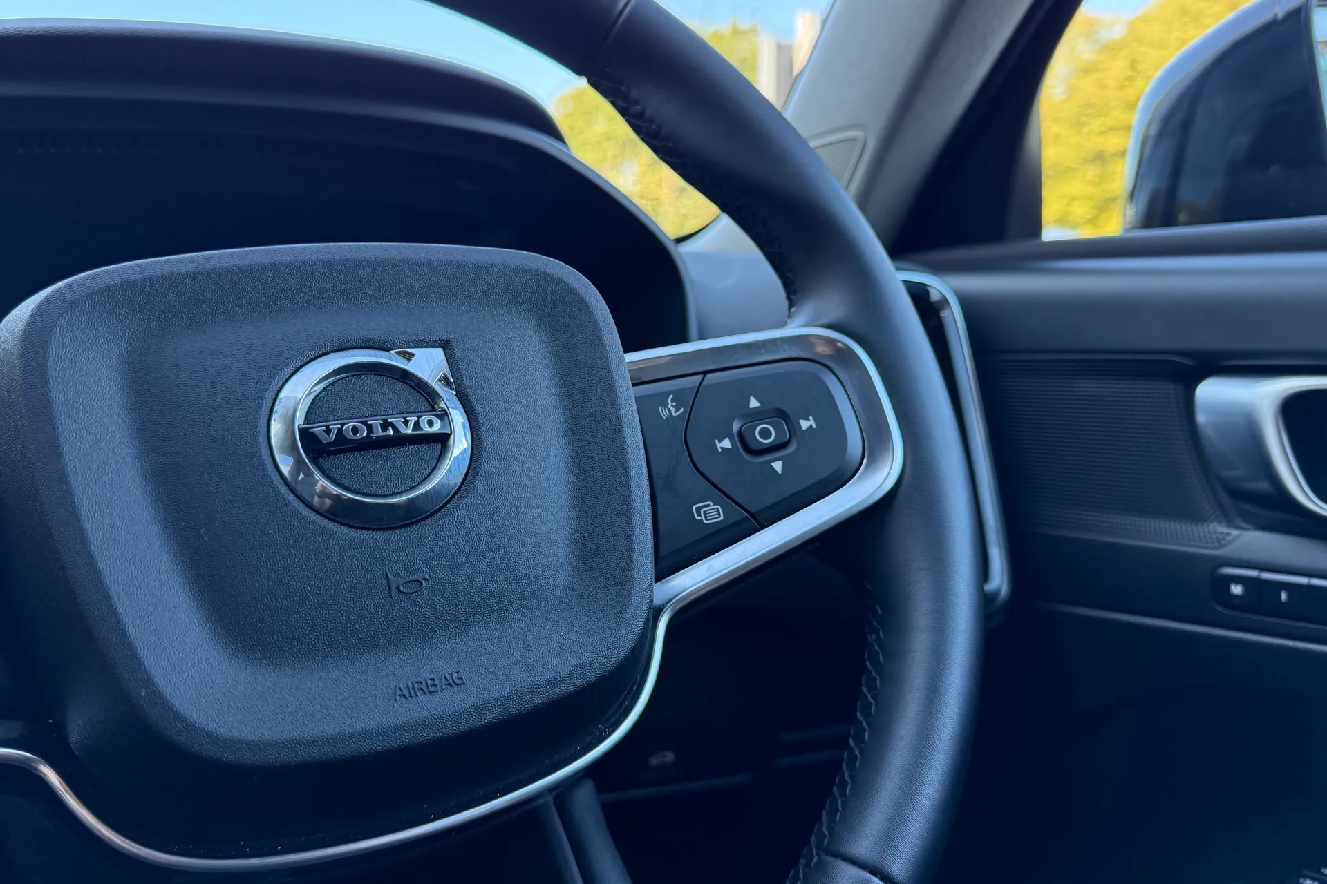 Volvo XC40 thumbnail image number 37