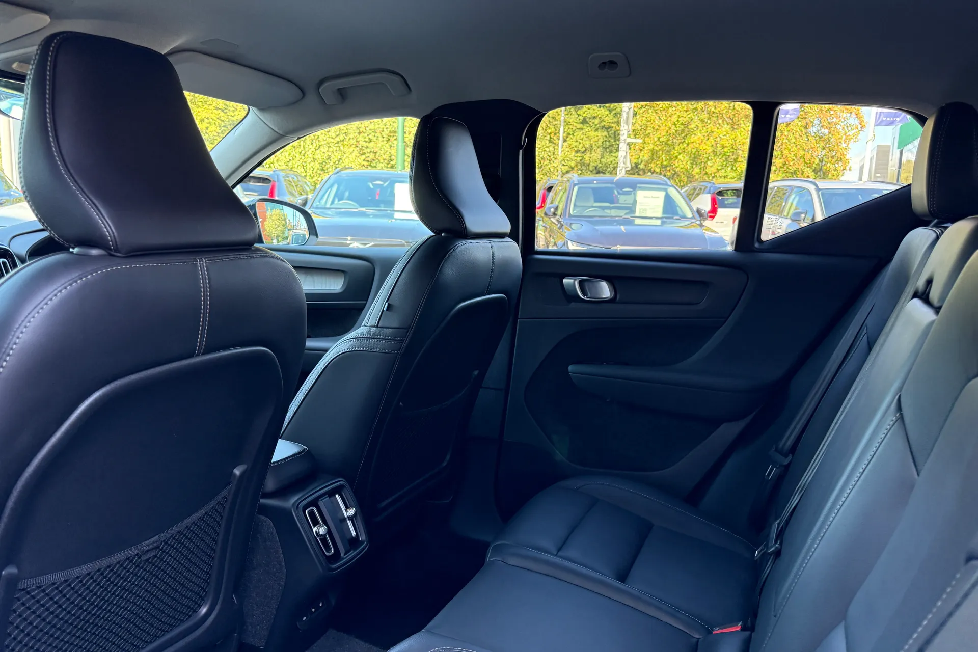Volvo XC40 thumbnail image number 30