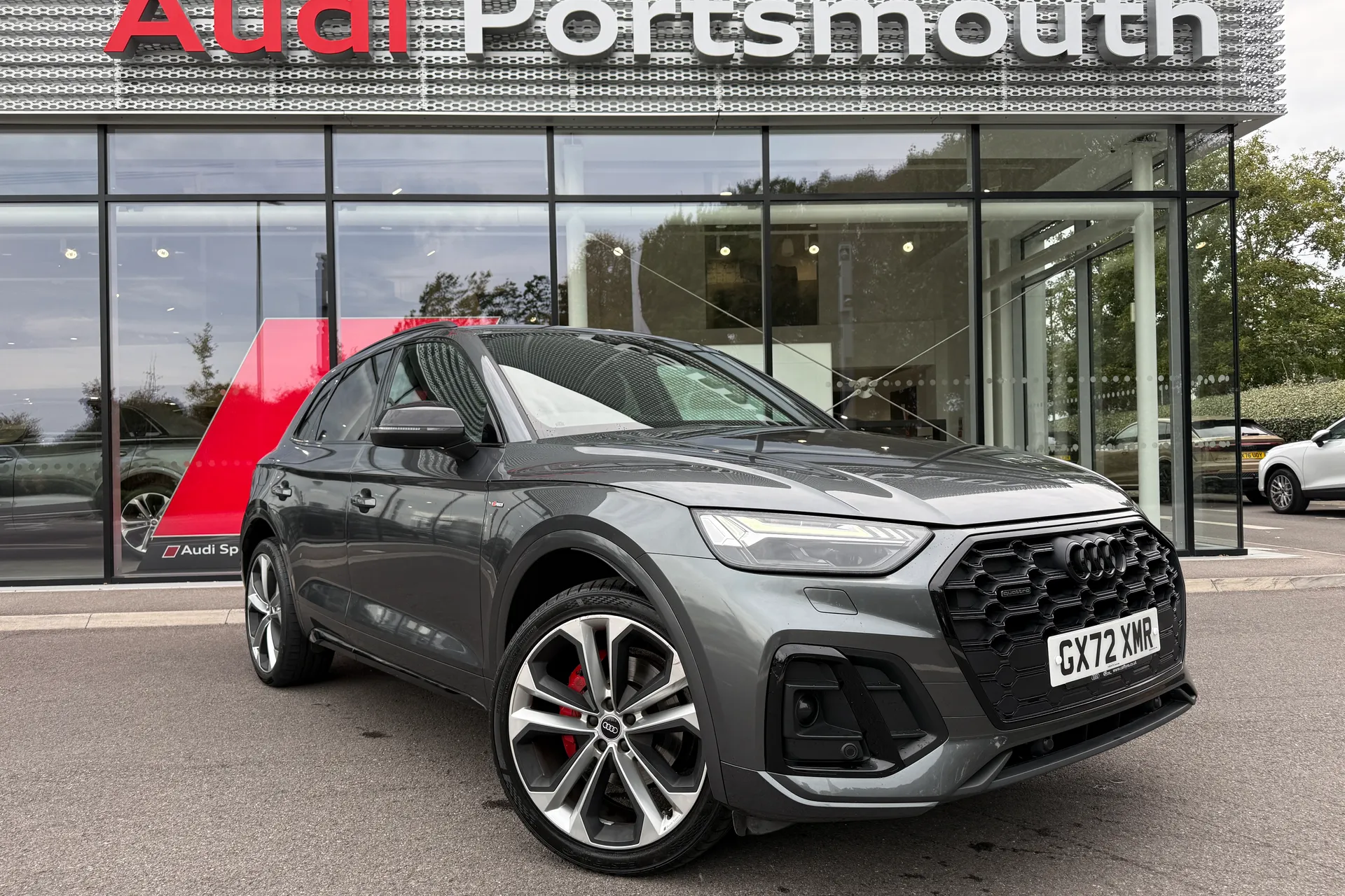 Audi Q5 focused image