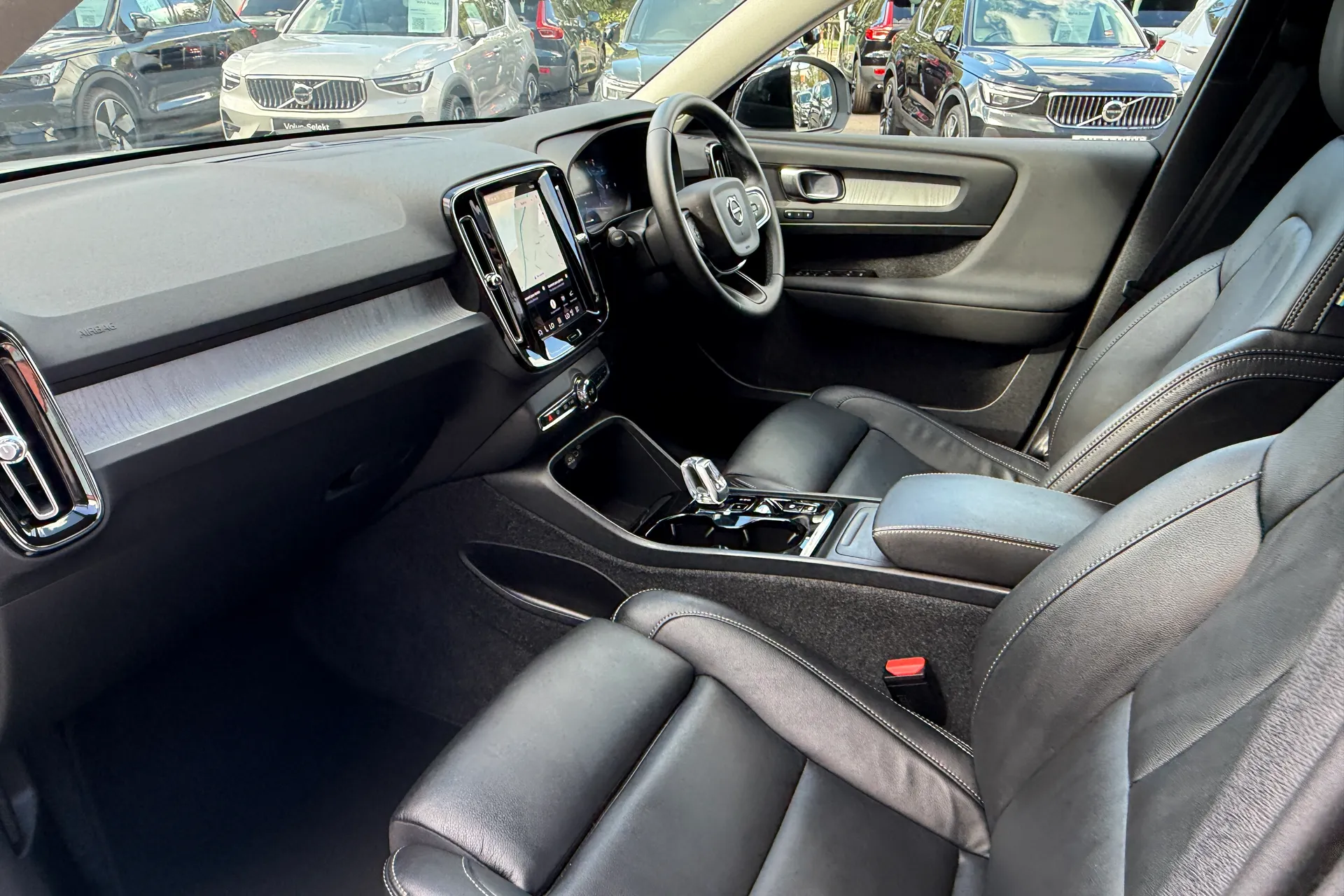 Volvo XC40 thumbnail image number 27