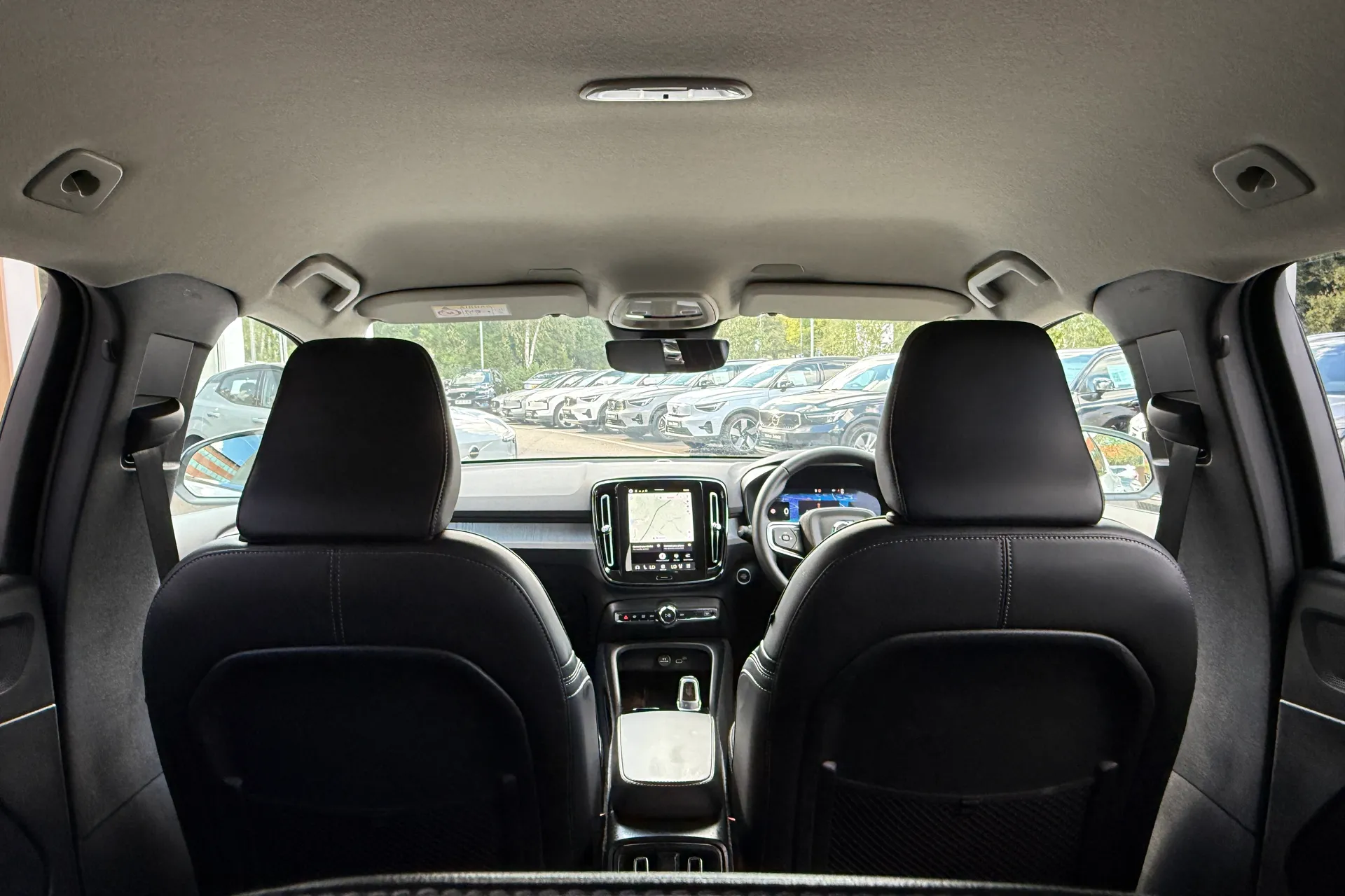 Volvo XC40 thumbnail image number 22
