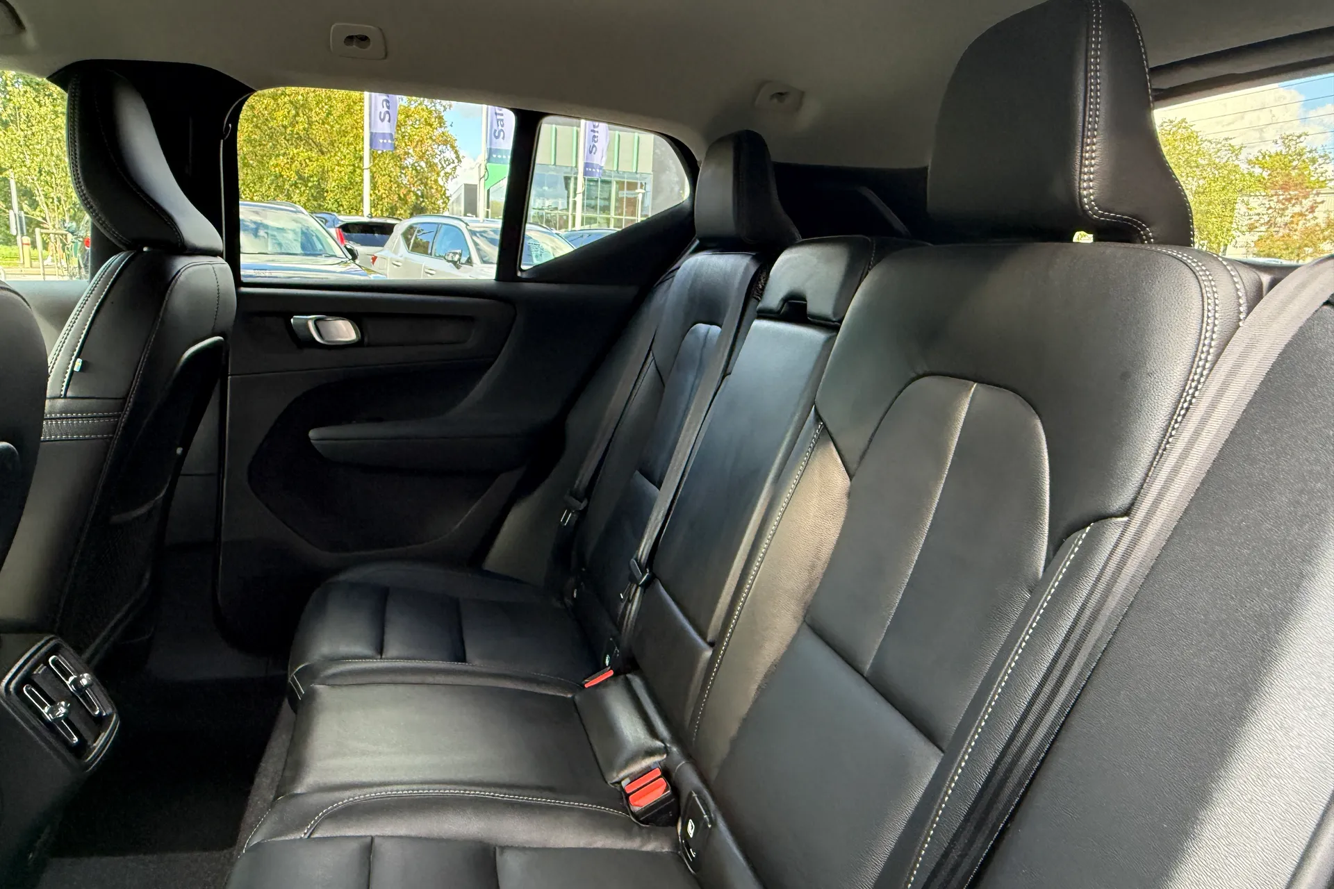 Volvo XC40 thumbnail image number 30
