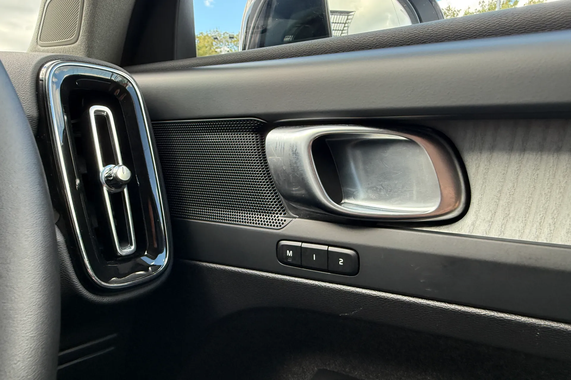 Volvo XC40 thumbnail image number 42
