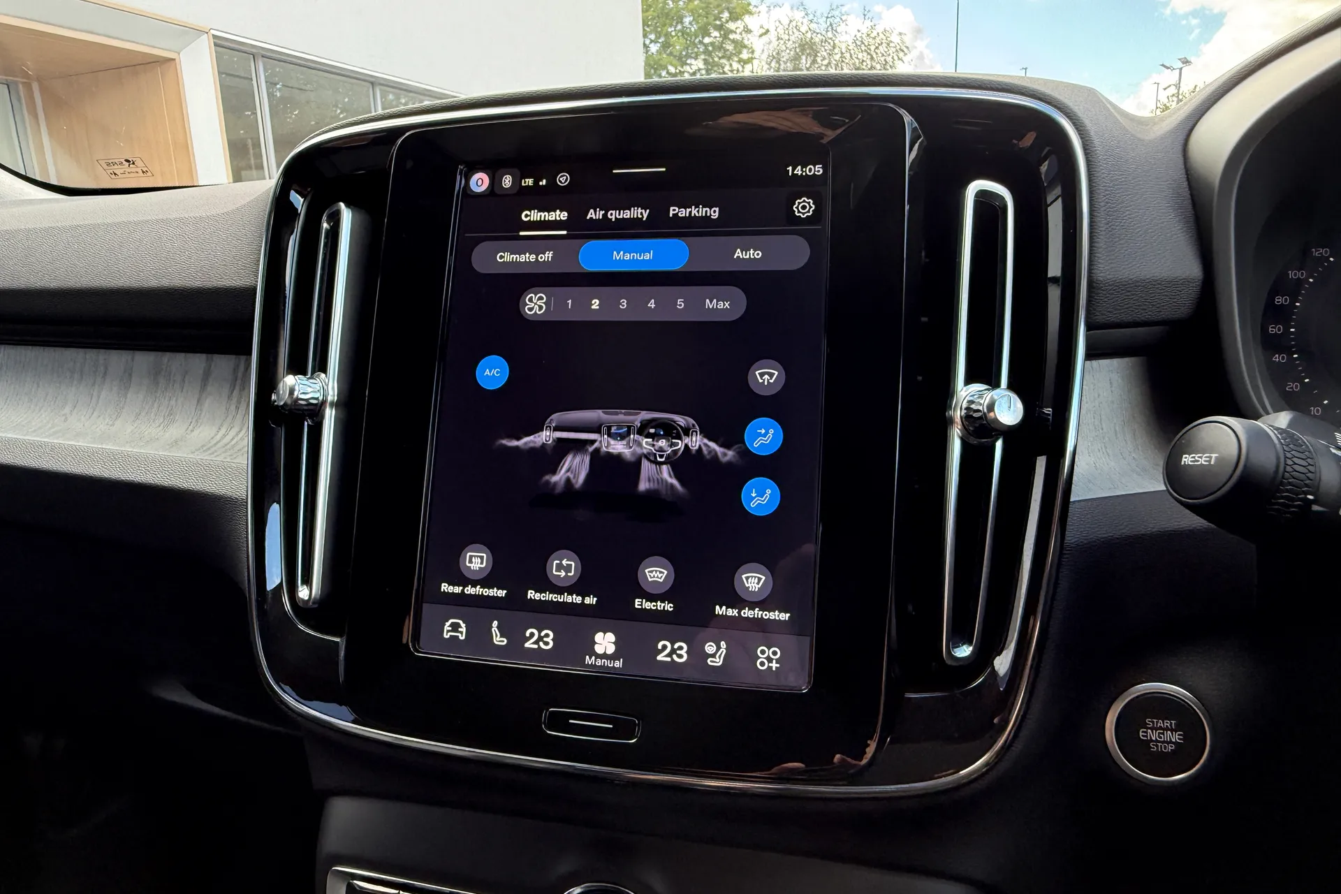 Volvo XC40 thumbnail image number 37