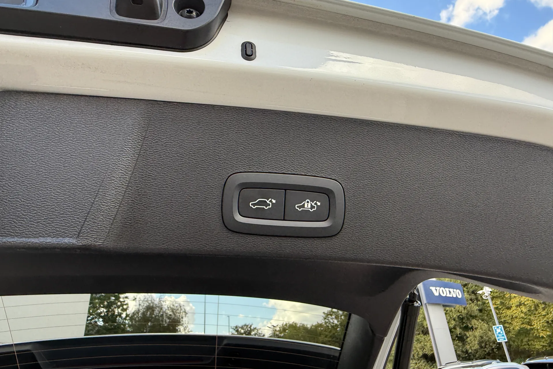 Volvo XC40 thumbnail image number 21
