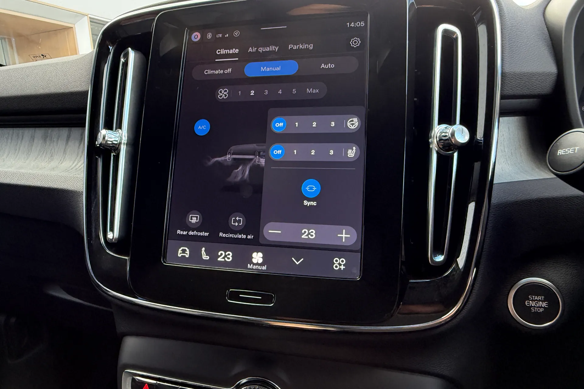 Volvo XC40 thumbnail image number 38
