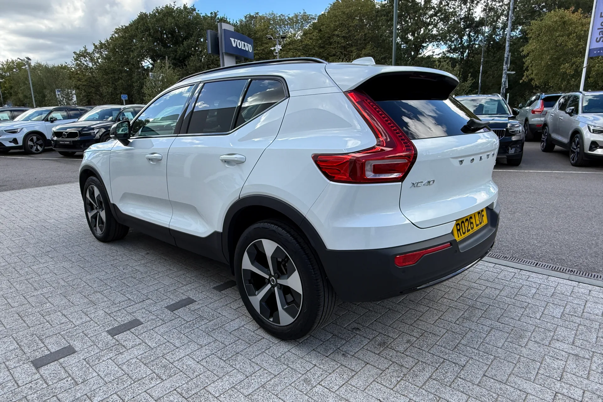 Volvo XC40 thumbnail image number 10