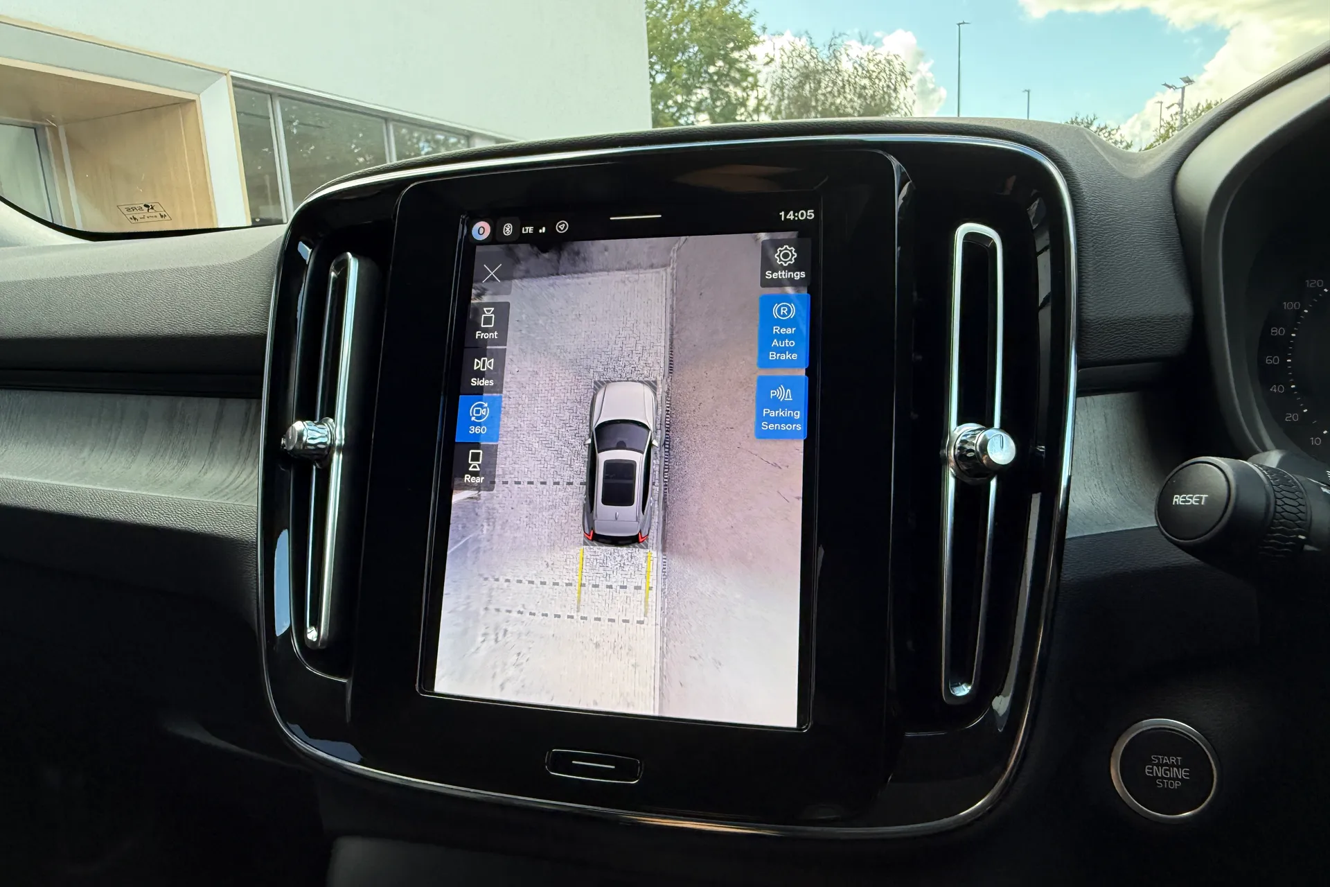Volvo XC40 thumbnail image number 40