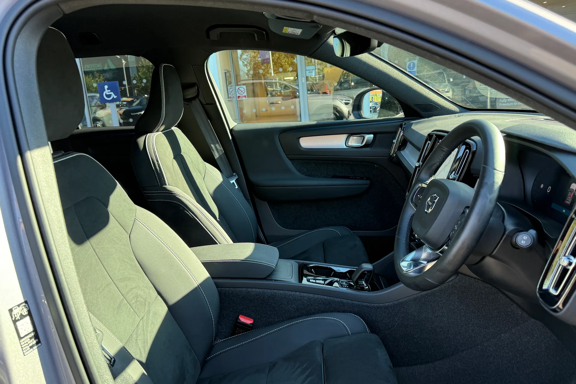 Volvo XC40 thumbnail image number 26