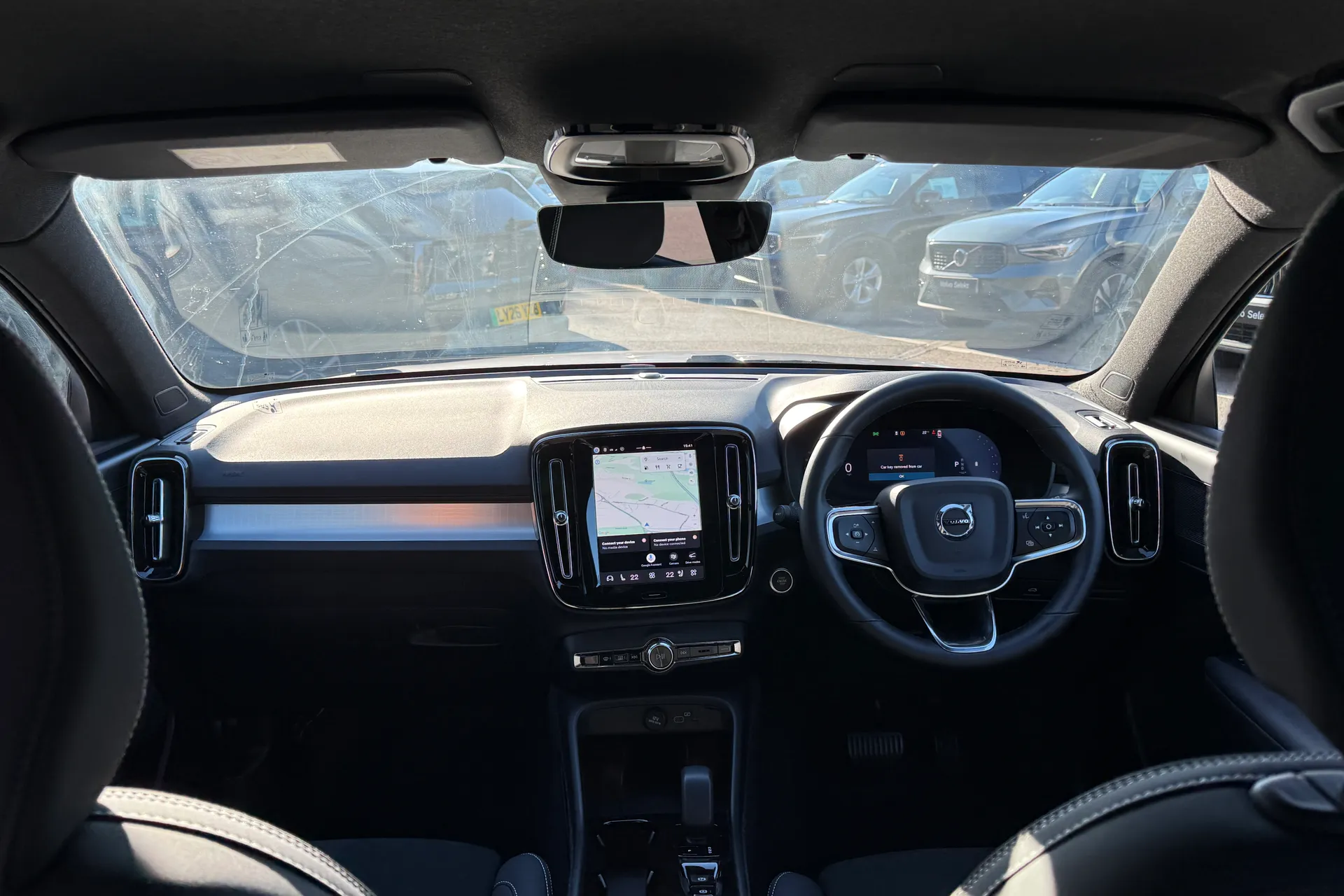 Volvo XC40 thumbnail image number 3