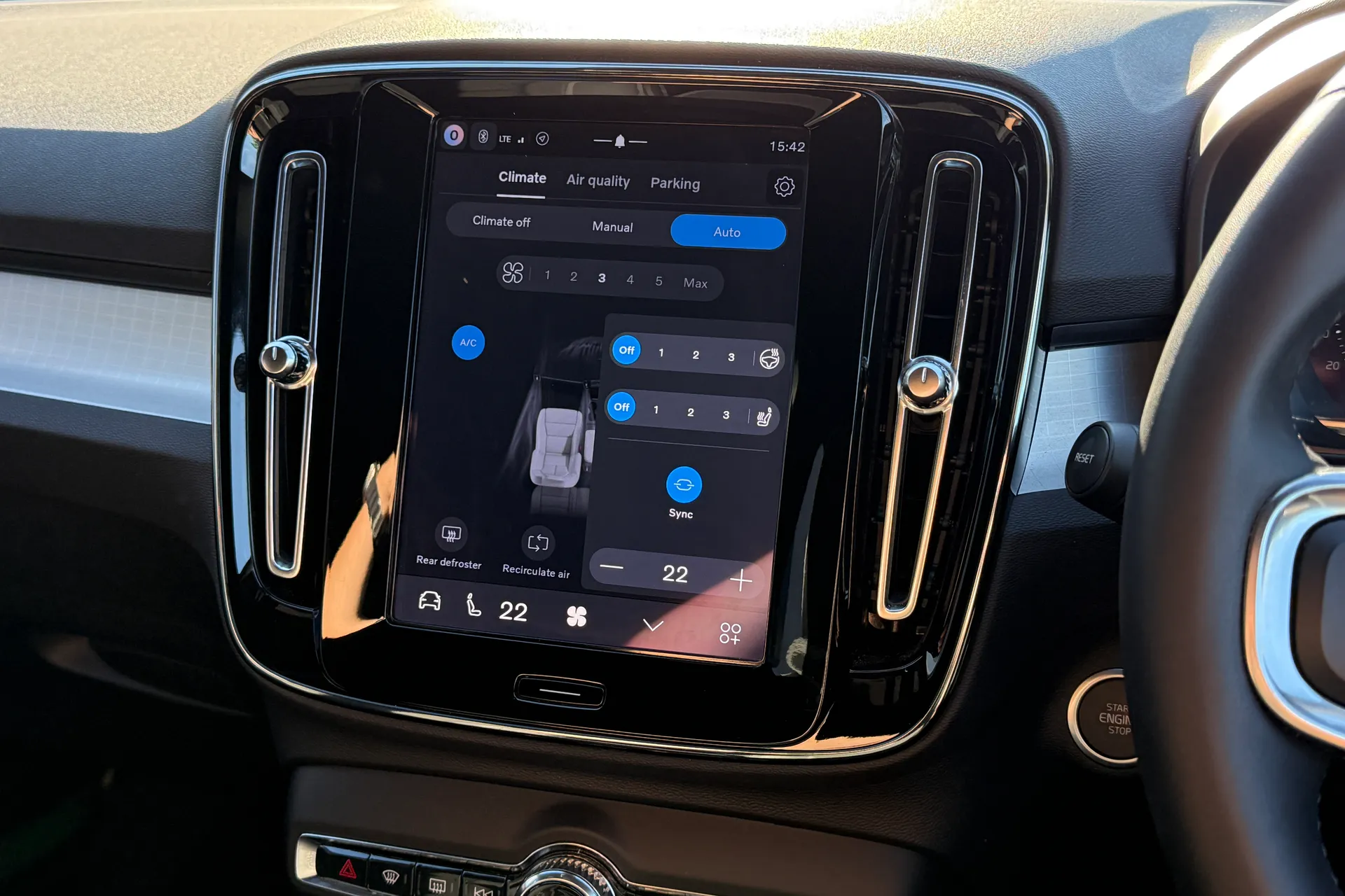 Volvo XC40 thumbnail image number 38