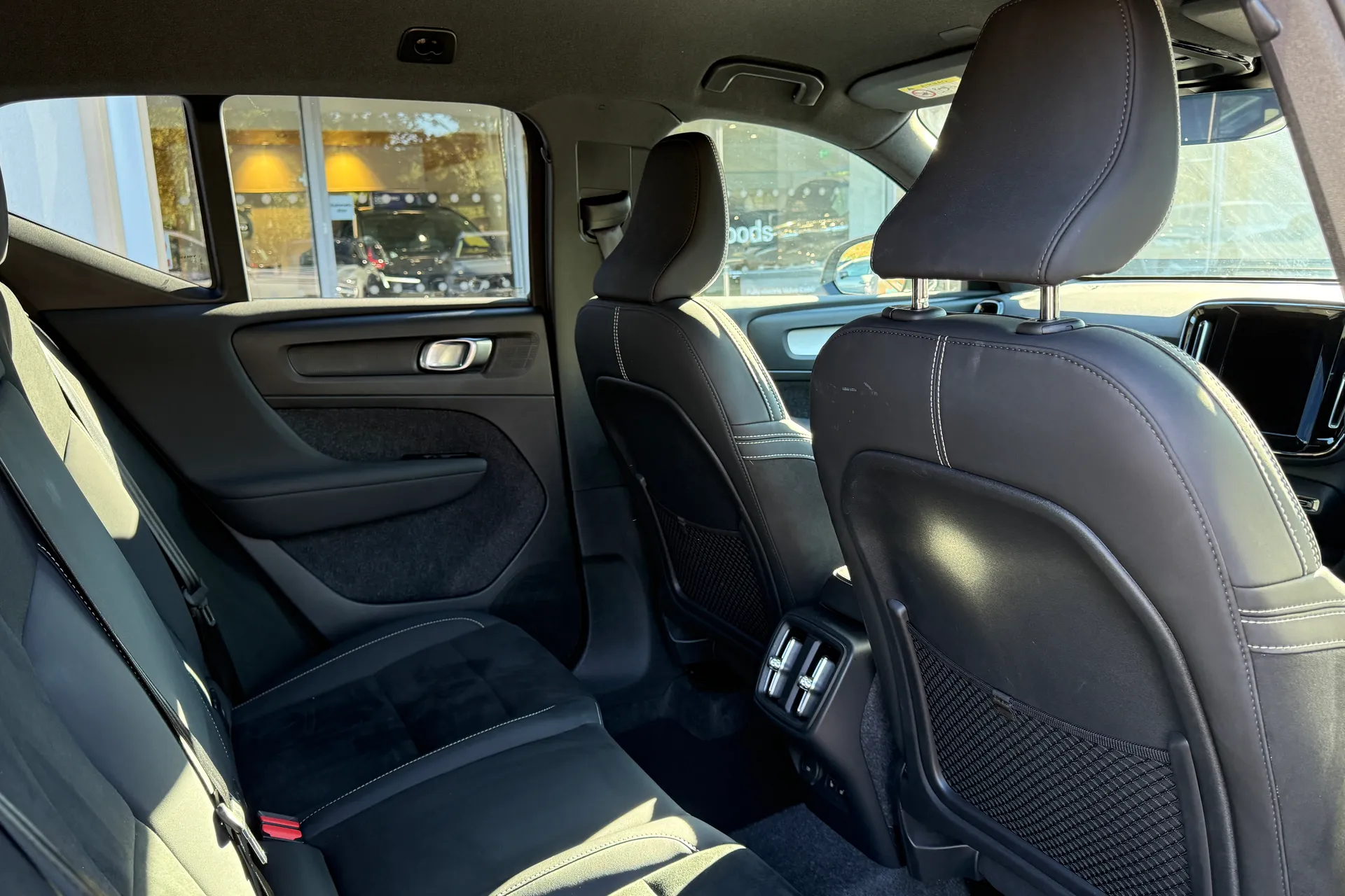 Volvo XC40 thumbnail image number 23
