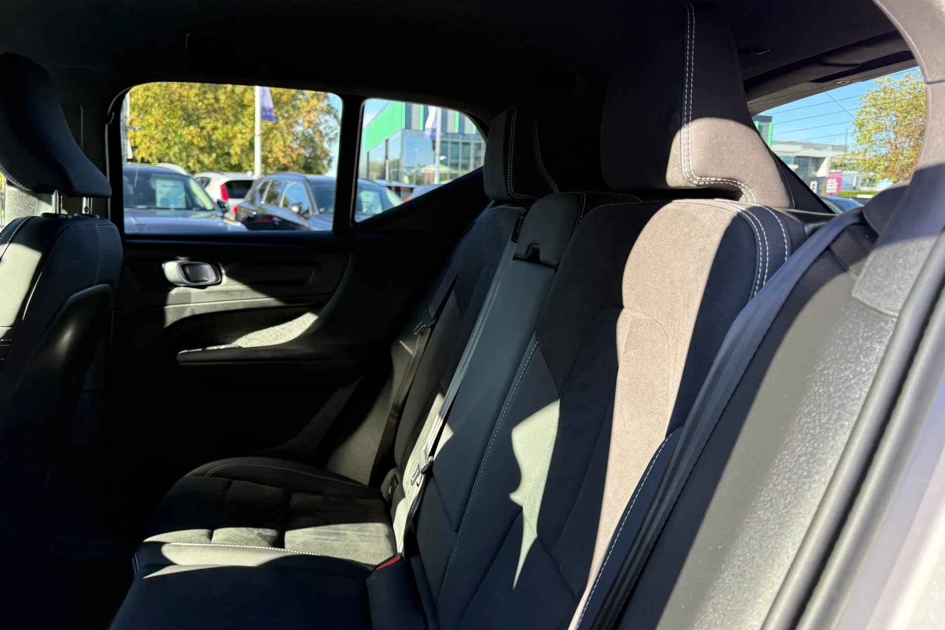Volvo XC40 thumbnail image number 30