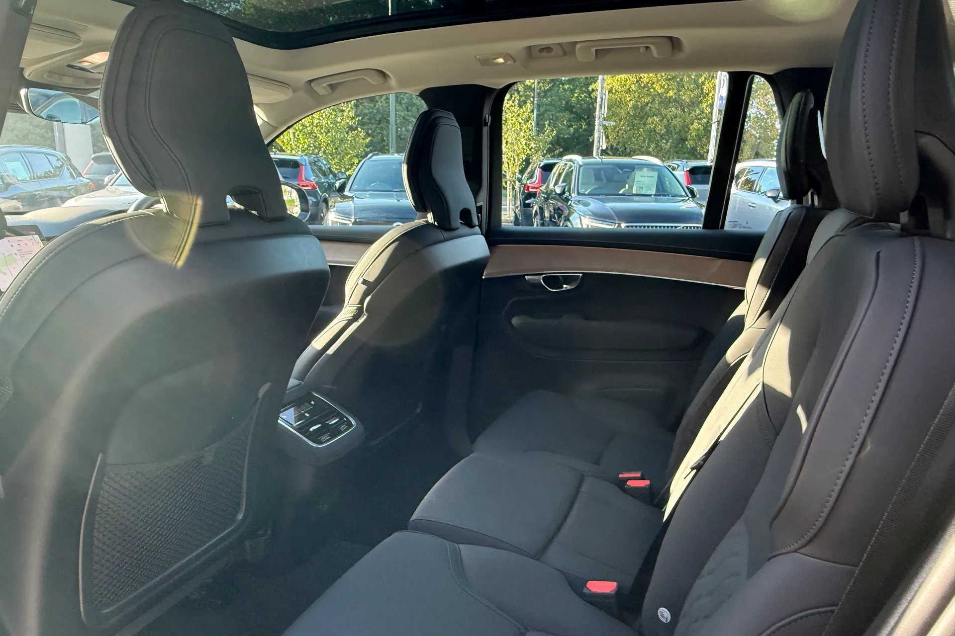 Volvo XC90 thumbnail image number 31