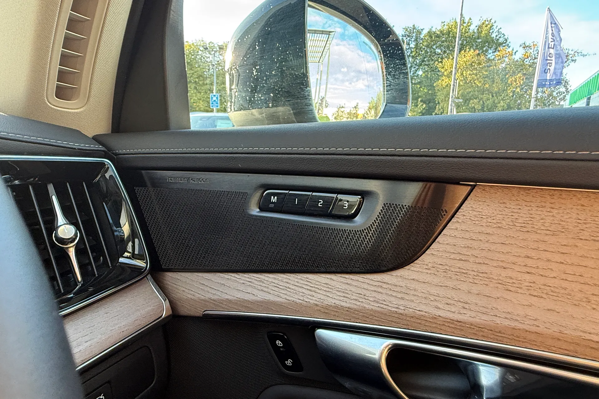 Volvo XC90 thumbnail image number 44