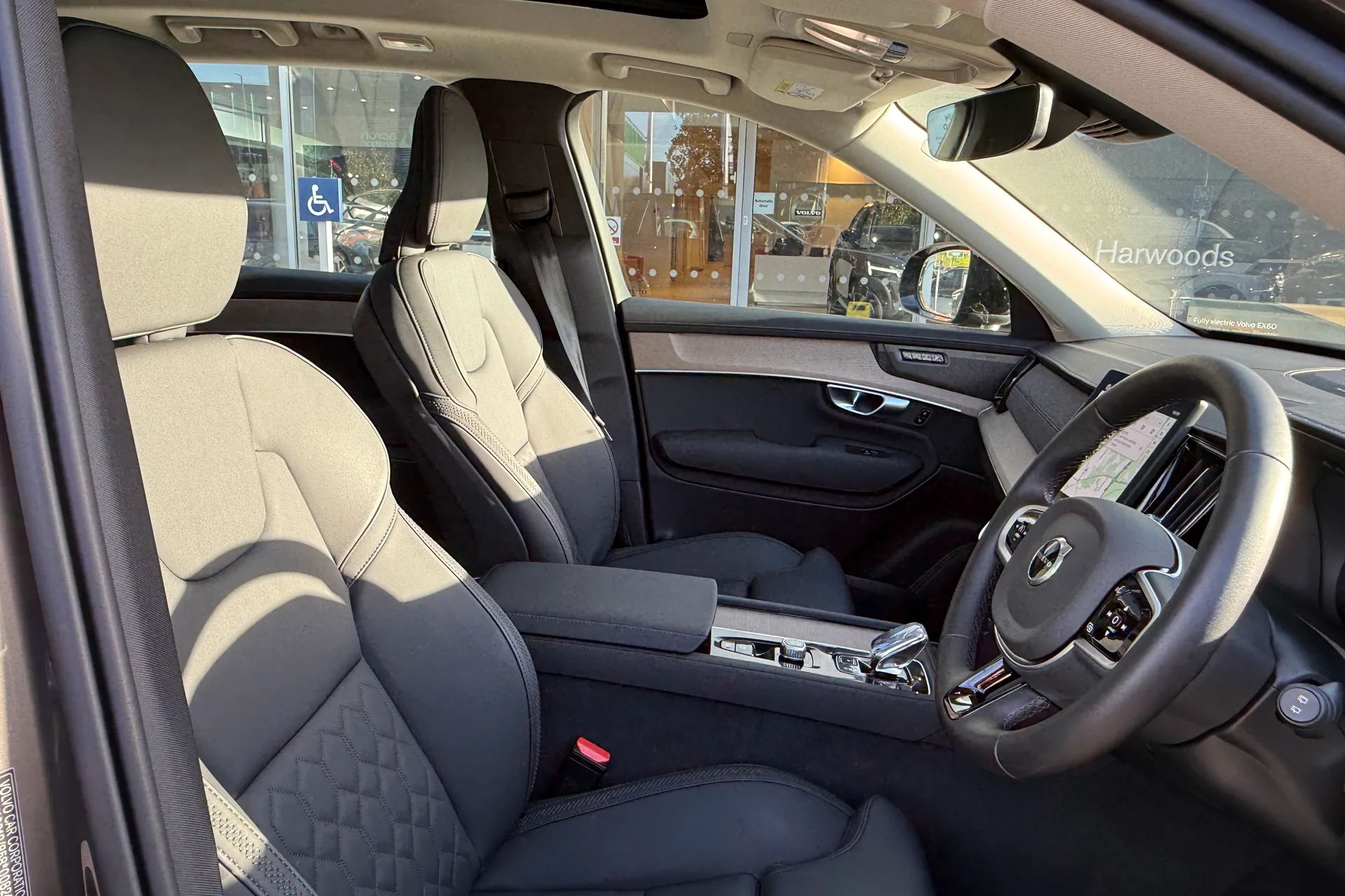 Volvo XC90 thumbnail image number 28