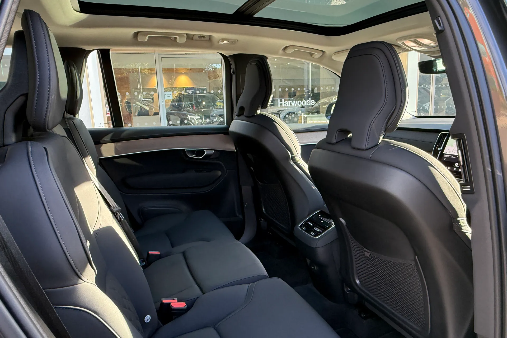 Volvo XC90 thumbnail image number 25