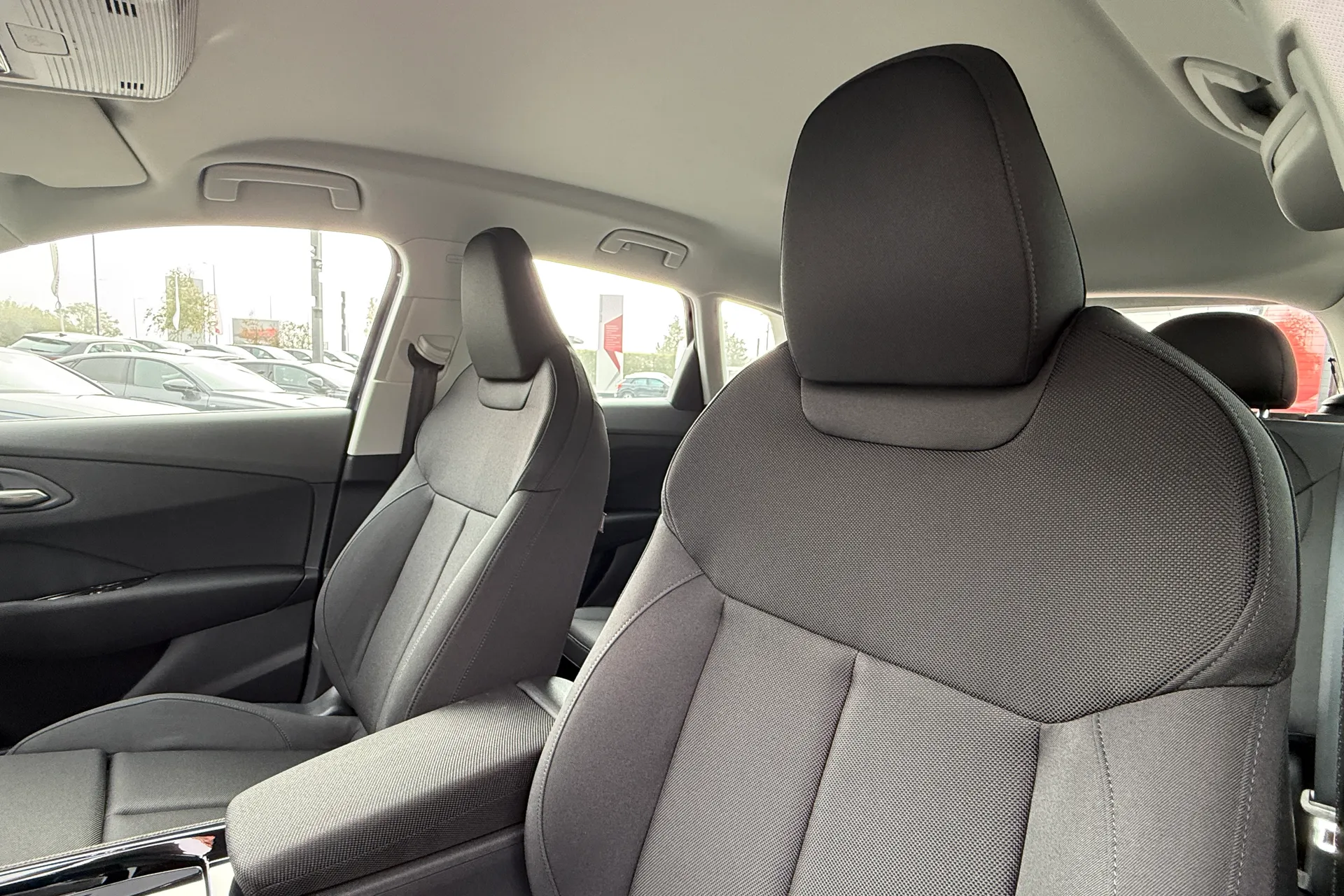 Audi Q3 thumbnail image number 28
