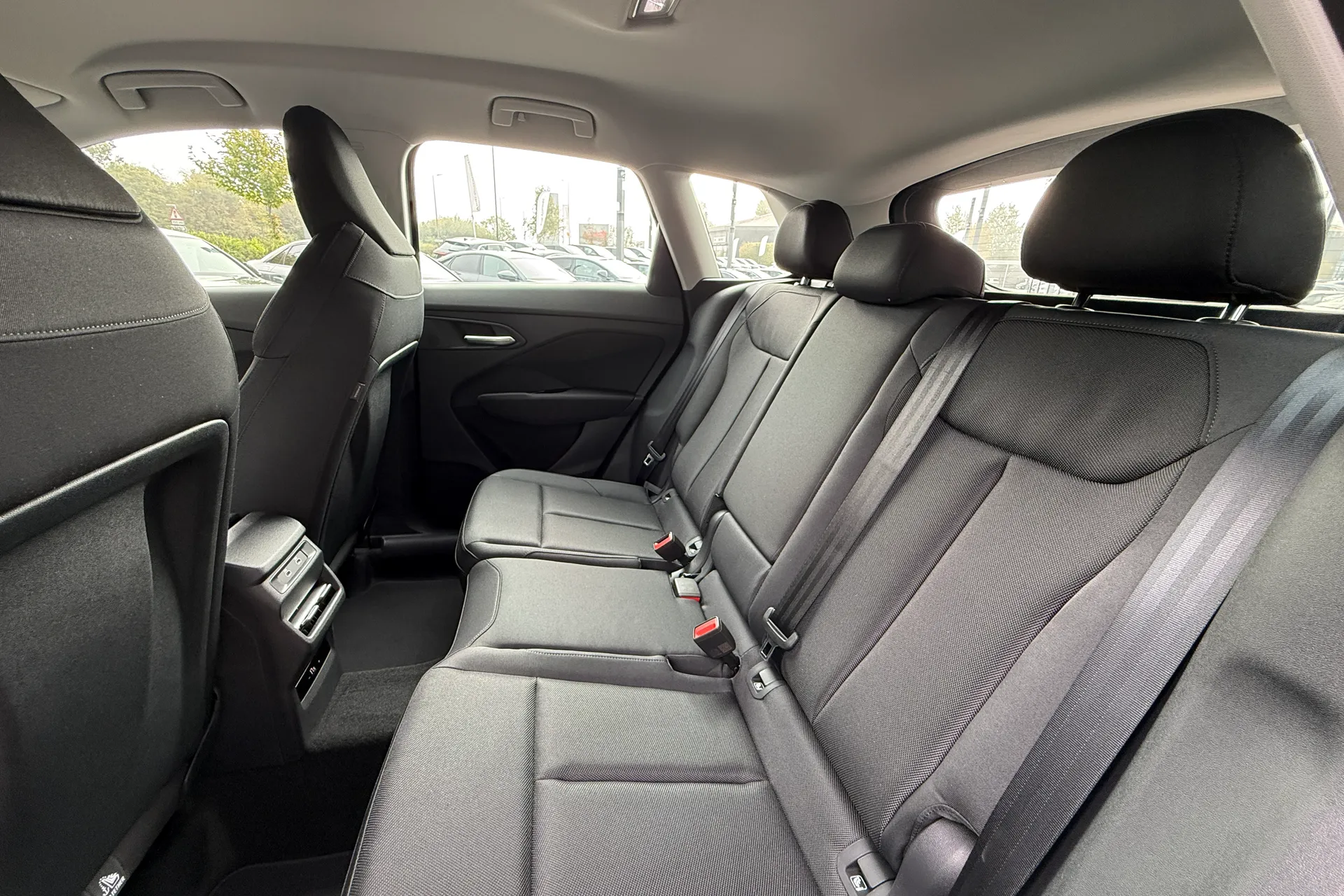 Audi Q3 thumbnail image number 34