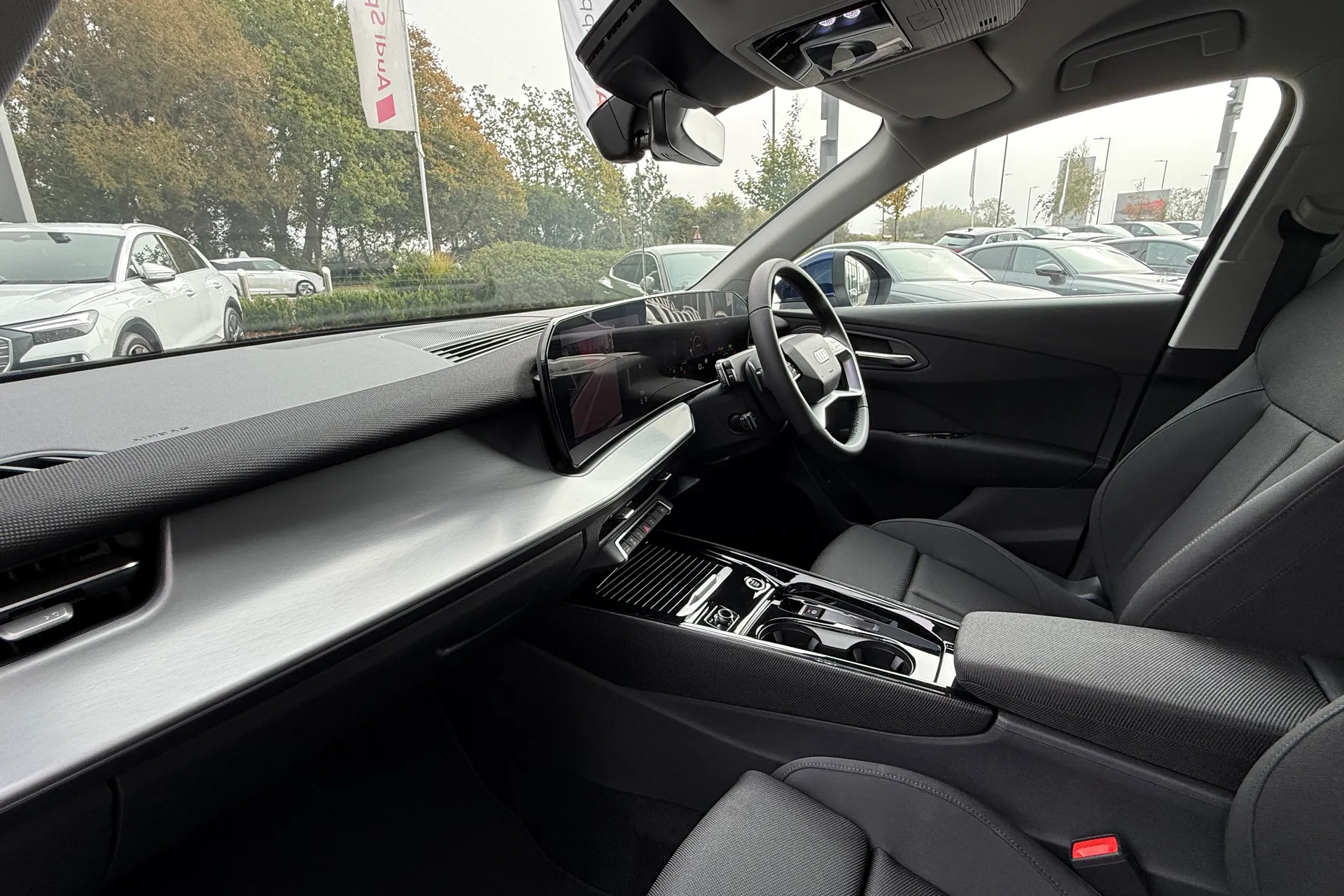 Audi Q3 thumbnail image number 30
