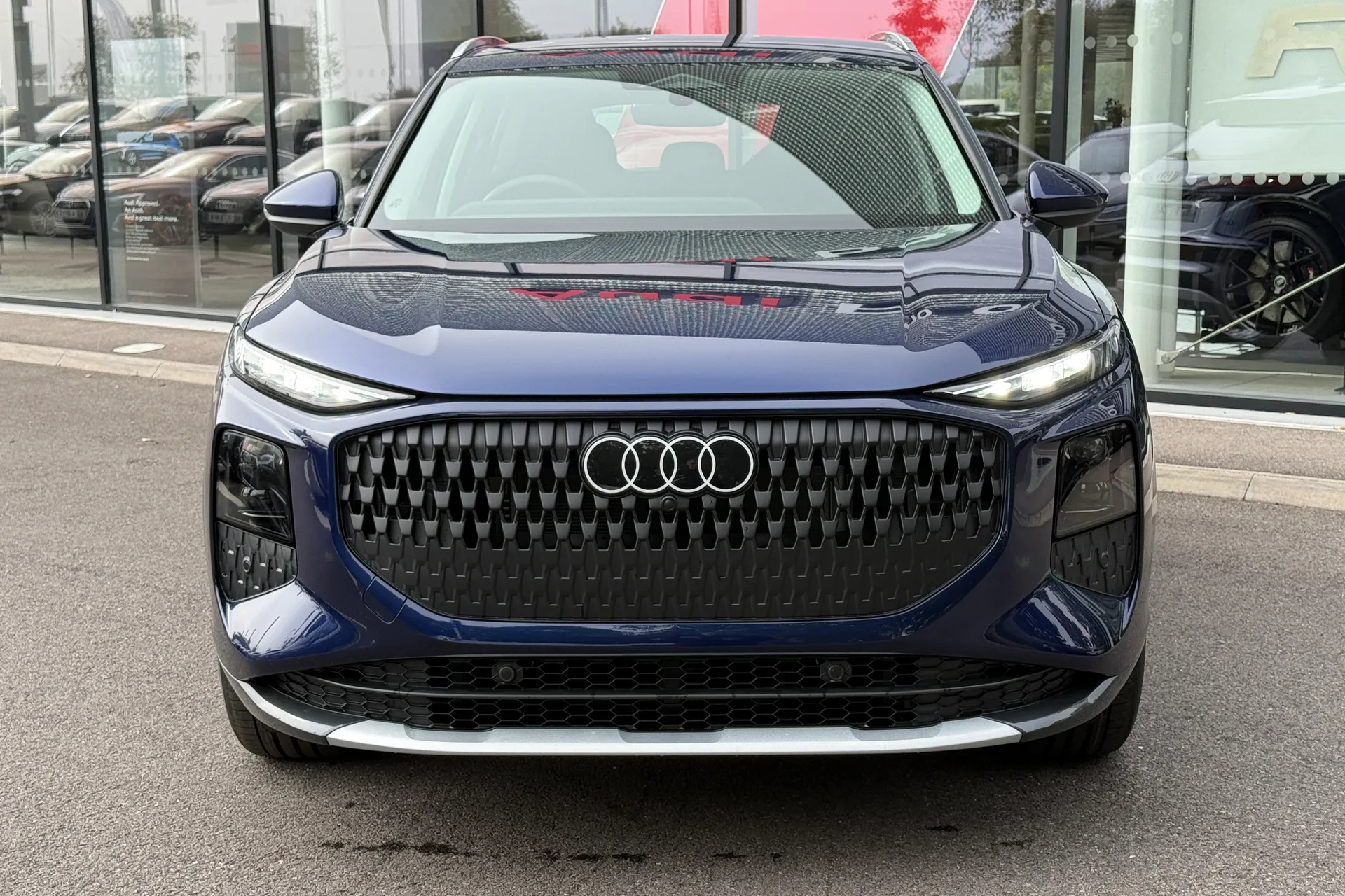 Audi Q3 thumbnail image number 6
