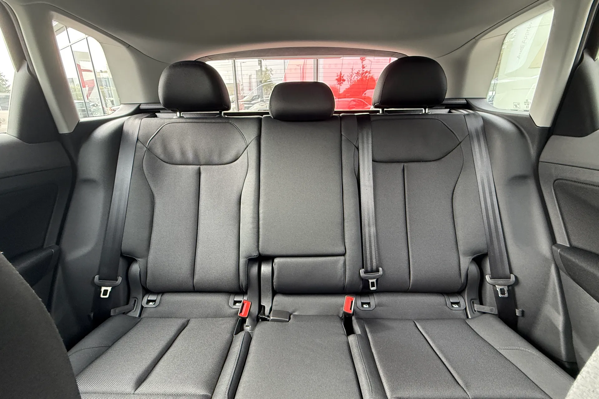 Audi Q3 thumbnail image number 31