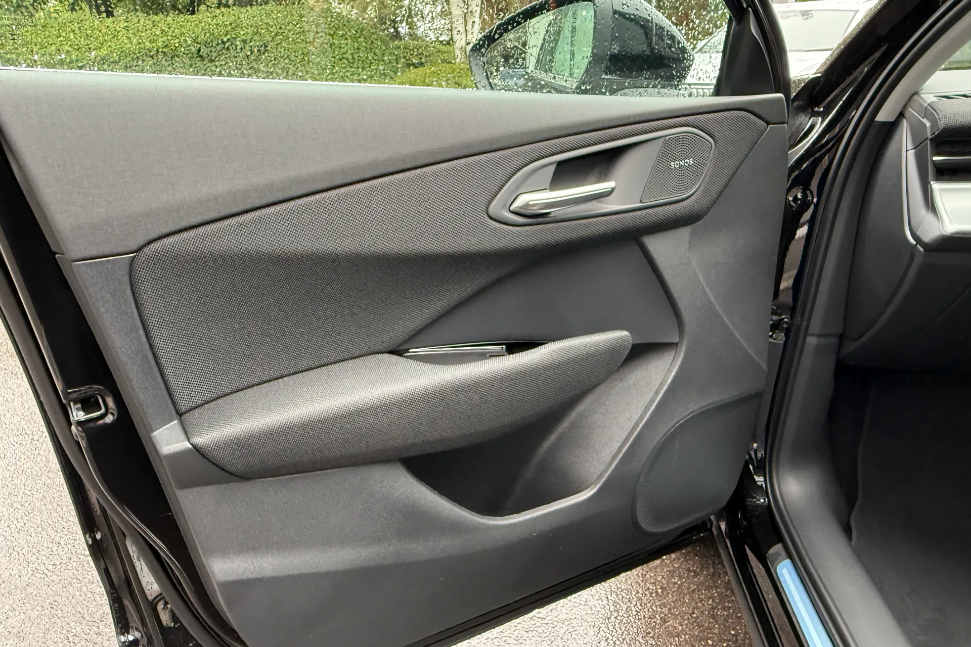 Audi Q3 thumbnail image number 38