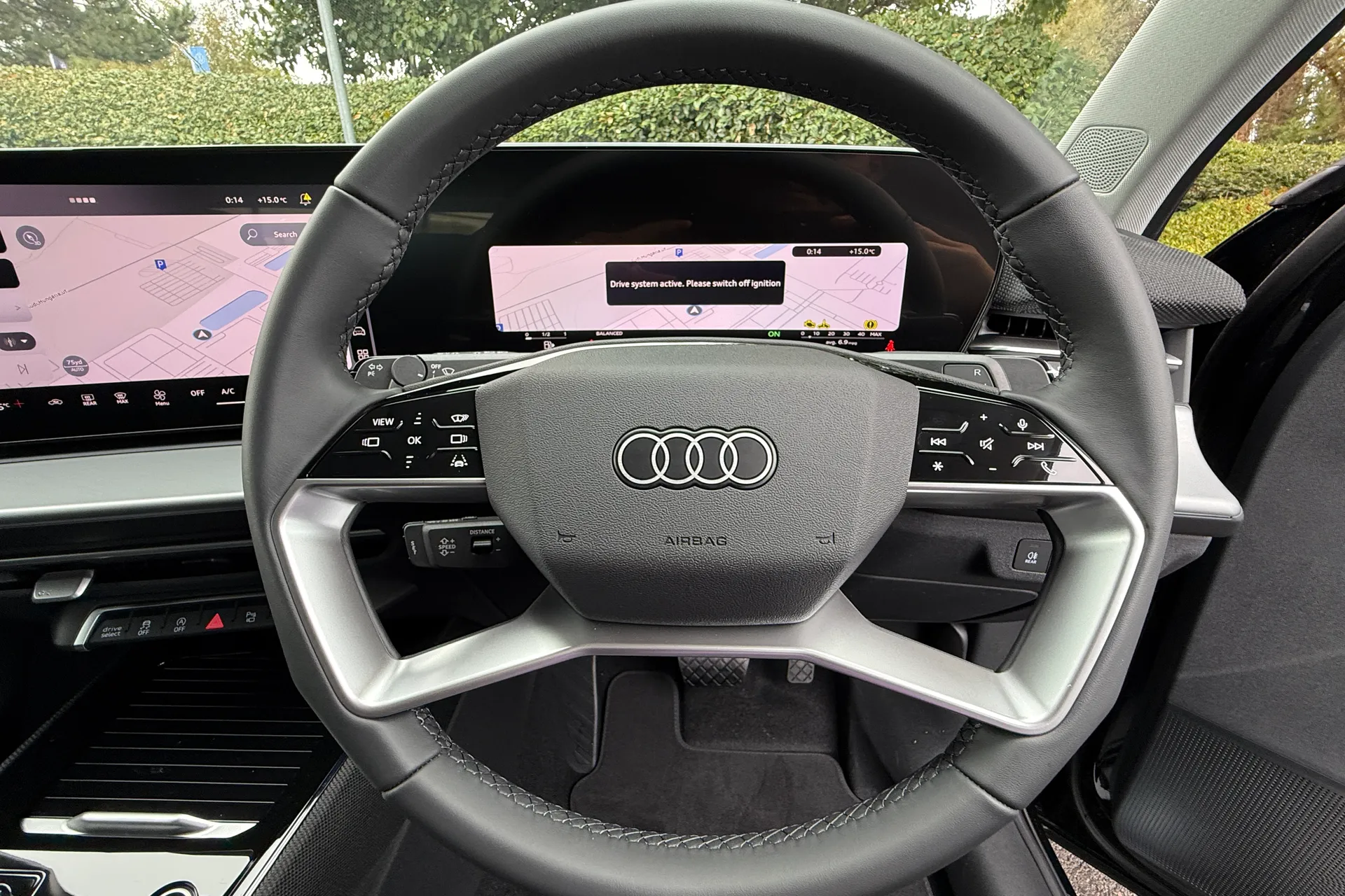 Audi Q3 thumbnail image number 16